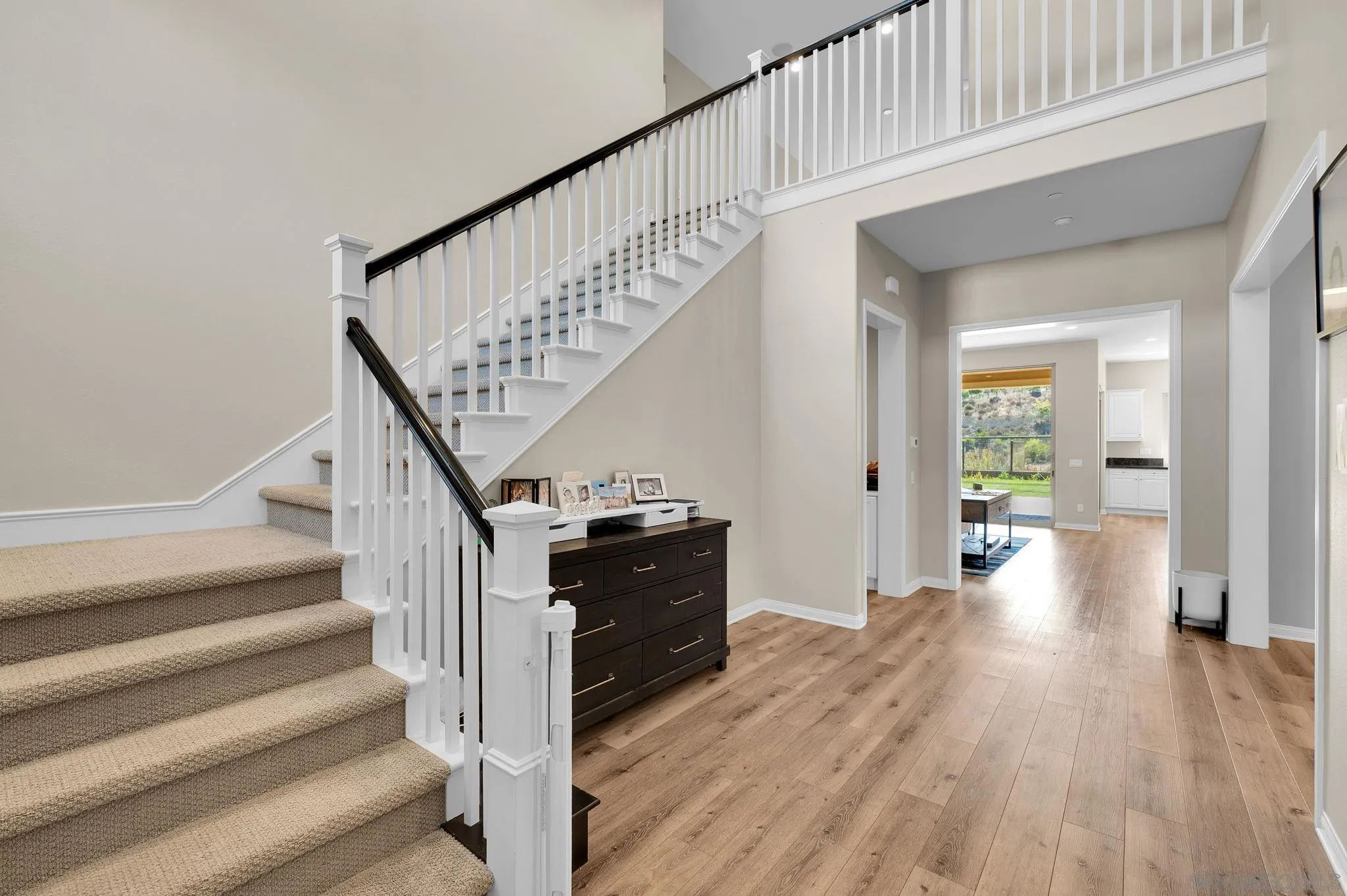https://cdn.realtyfeed.com/cdn/127/260022003/fec76443a61ade361134576b735905dc.webp