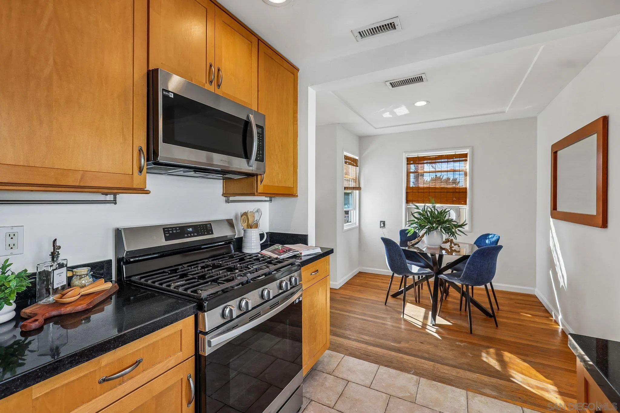 https://cdn.realtyfeed.com/cdn/127/260022010/129170deace2e2d4236753ebf9bc0430.webp