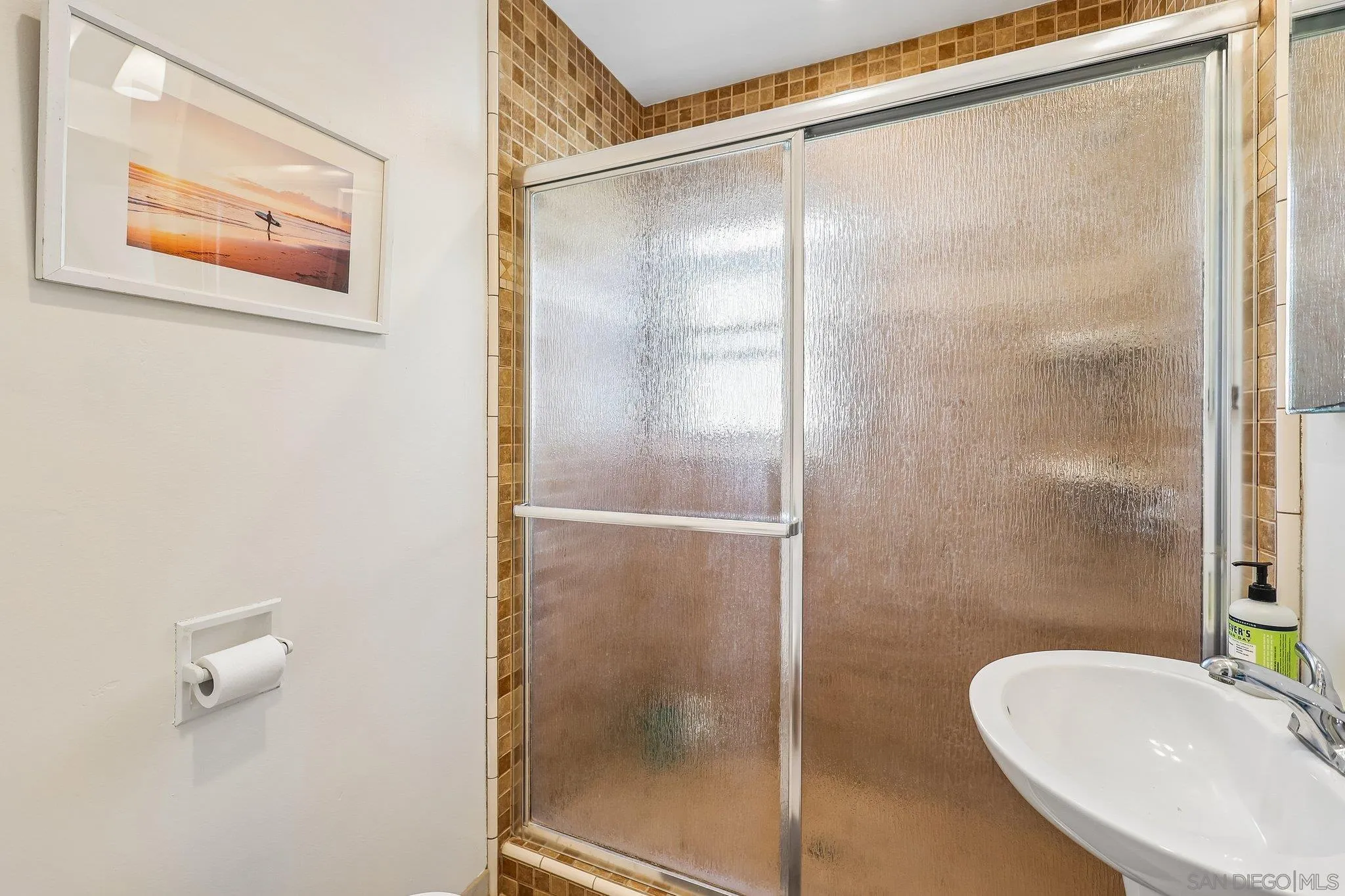 https://cdn.realtyfeed.com/cdn/127/260022010/19bfa32ce4d4998a1979ff25ed870828.webp