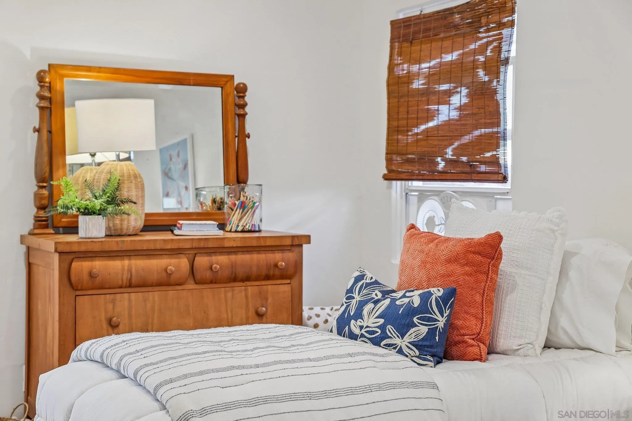 https://cdn.realtyfeed.com/cdn/127/260022010/5773f2fa822626a9806d5d564cf4456f.webp