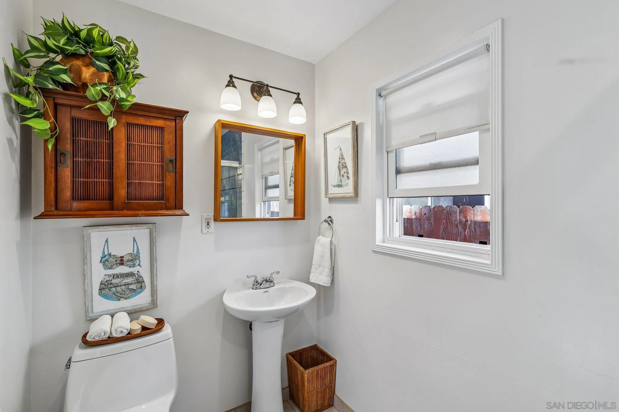 https://cdn.realtyfeed.com/cdn/127/260022010/5d715b6e9401de830e436784f5daa75d.webp