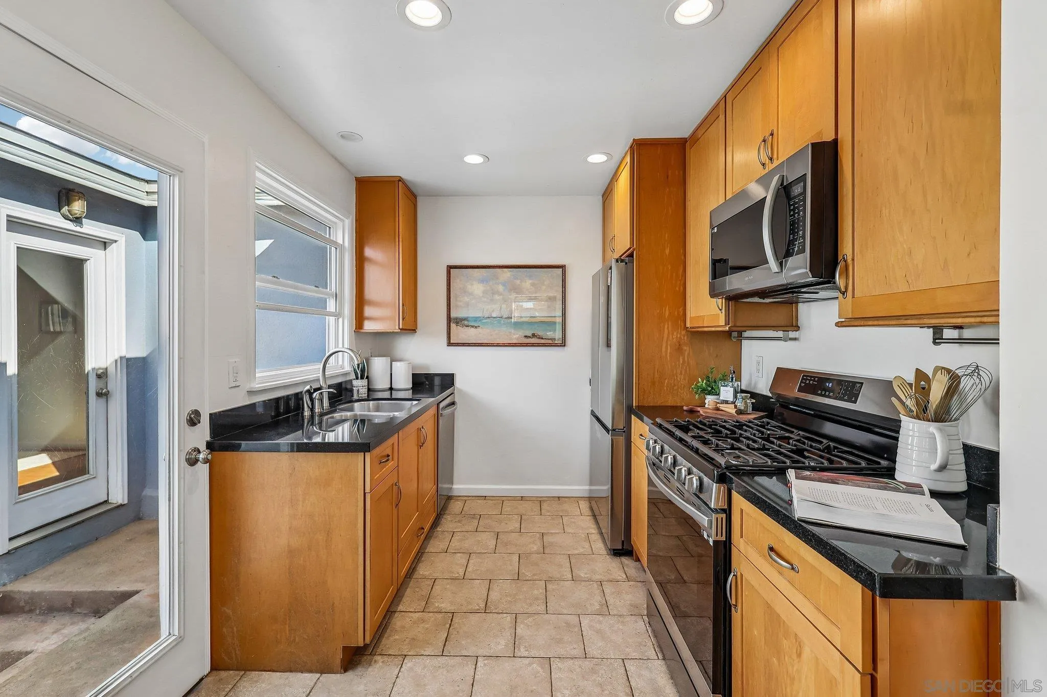 https://cdn.realtyfeed.com/cdn/127/260022010/6aedadcaef71fb2913d981118f398e6f.webp