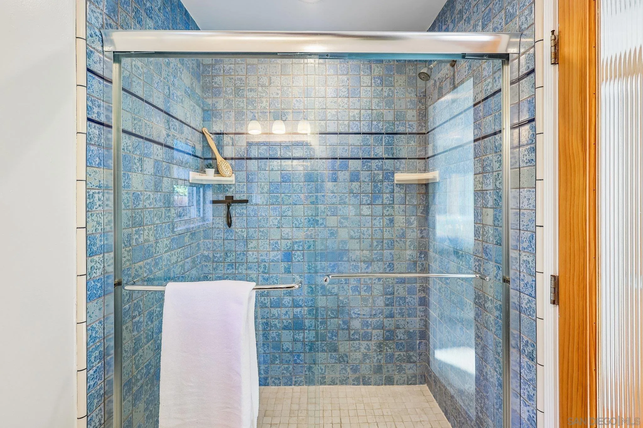 https://cdn.realtyfeed.com/cdn/127/260022010/bd7a0f4b27c05b9c81e96f169a9f0ff6.webp