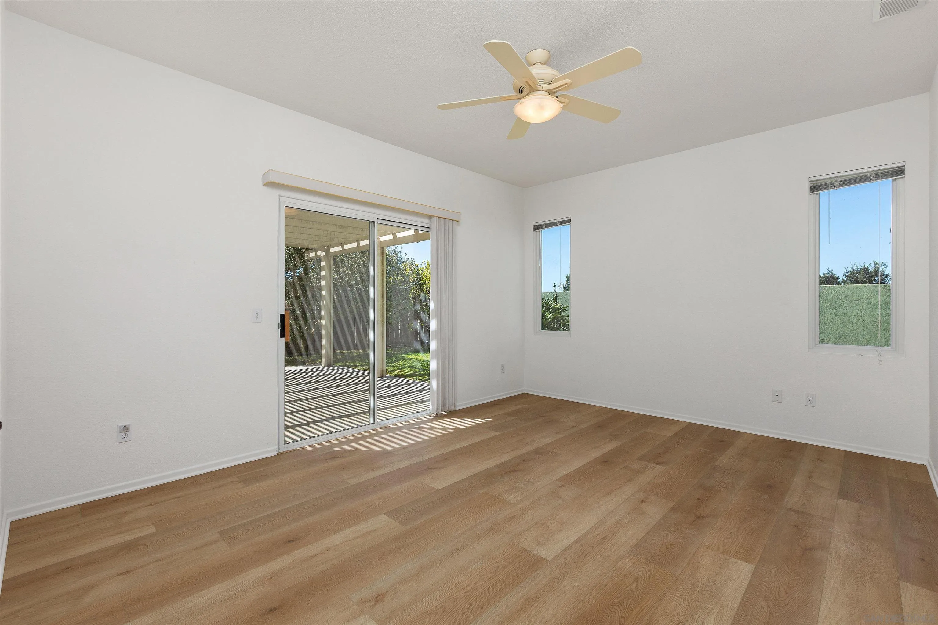 https://cdn.realtyfeed.com/cdn/127/260022015/1fd004bf4891c602b9ba5f72887e1664.webp