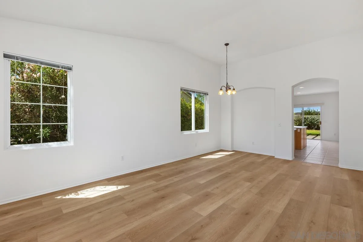 https://cdn.realtyfeed.com/cdn/127/260022015/5071e7875c911738bbc37282b1e8e23e.webp