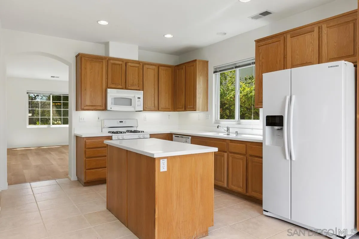 https://cdn.realtyfeed.com/cdn/127/260022015/77b5609c62984dee19531079d6a470f9.webp