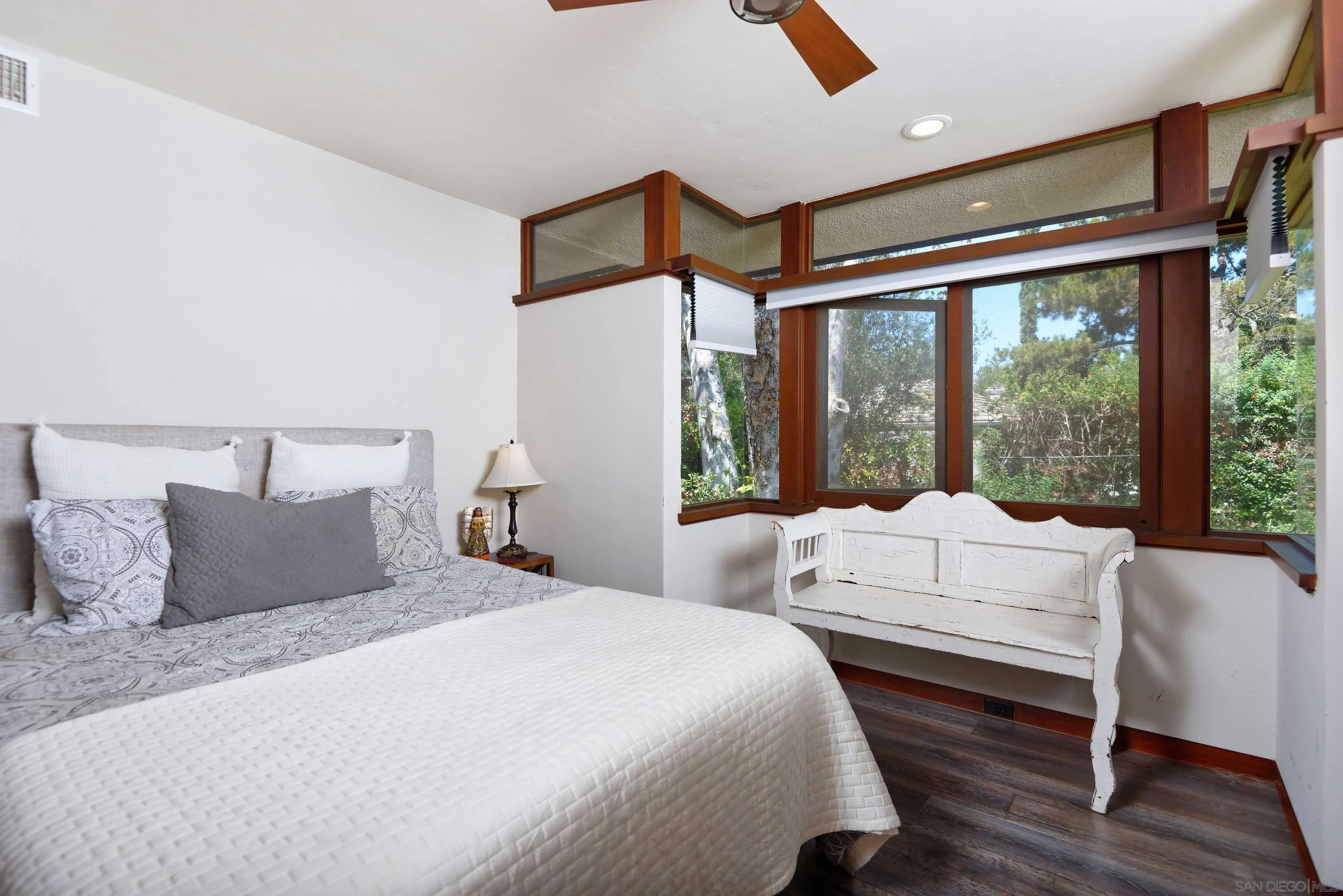 https://cdn.realtyfeed.com/cdn/127/260022016/0633f68f9954496b2306e32930e0d0b9.webp