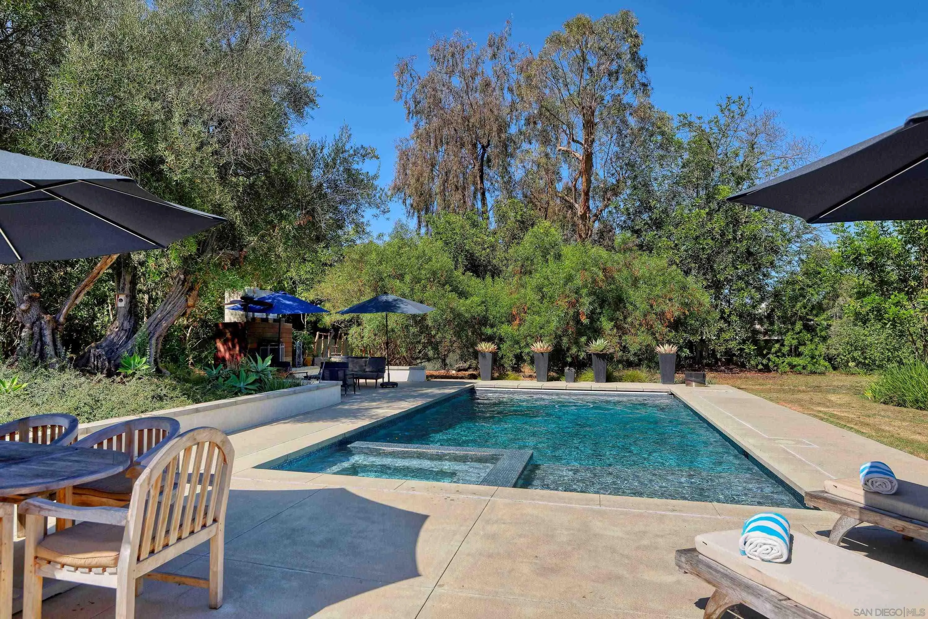 https://cdn.realtyfeed.com/cdn/127/260022016/1eebabe96cb60d245f5ec7bd288debbd.webp