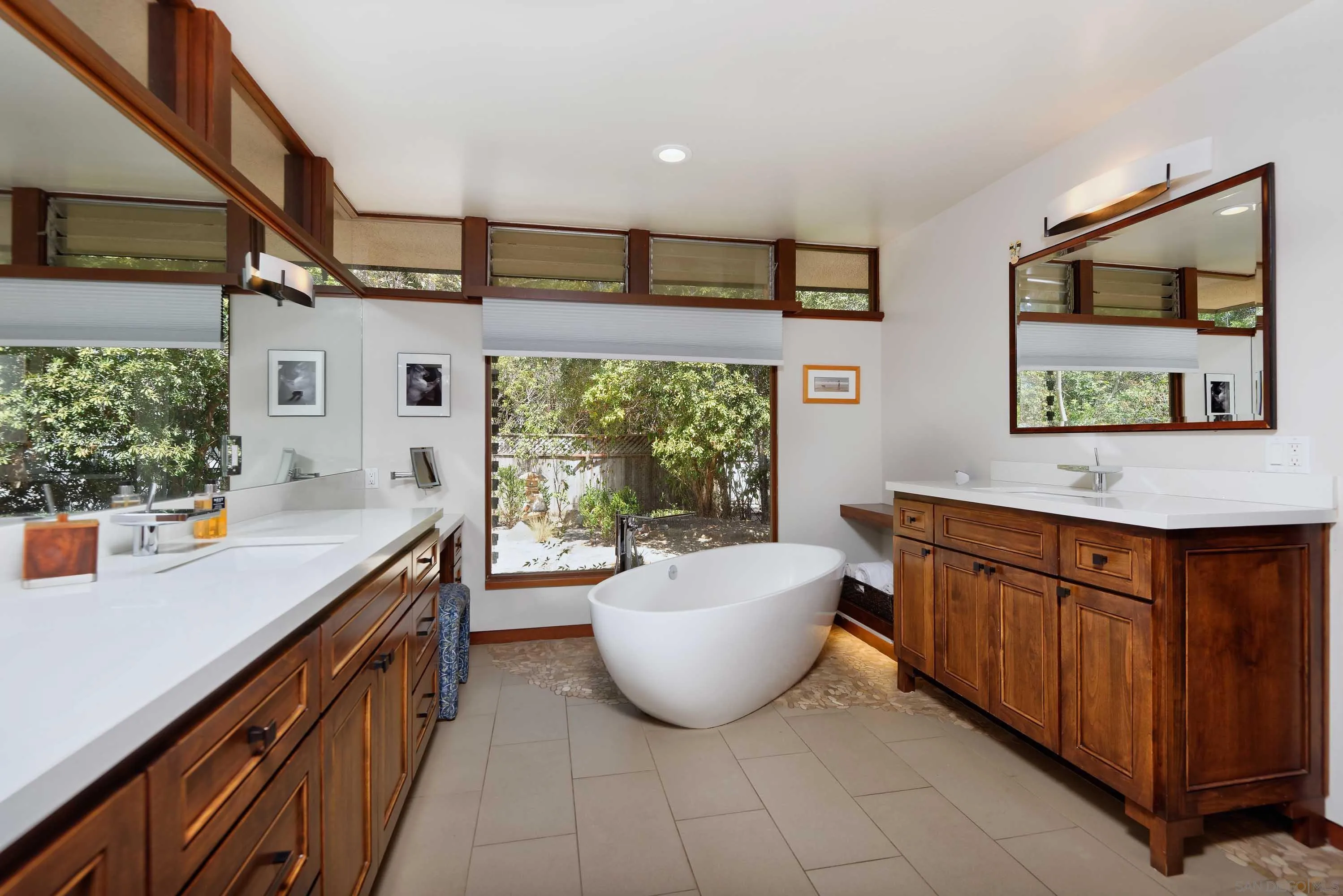 https://cdn.realtyfeed.com/cdn/127/260022016/3fae506661a4f5c7a3775225b8d5fcb6.webp