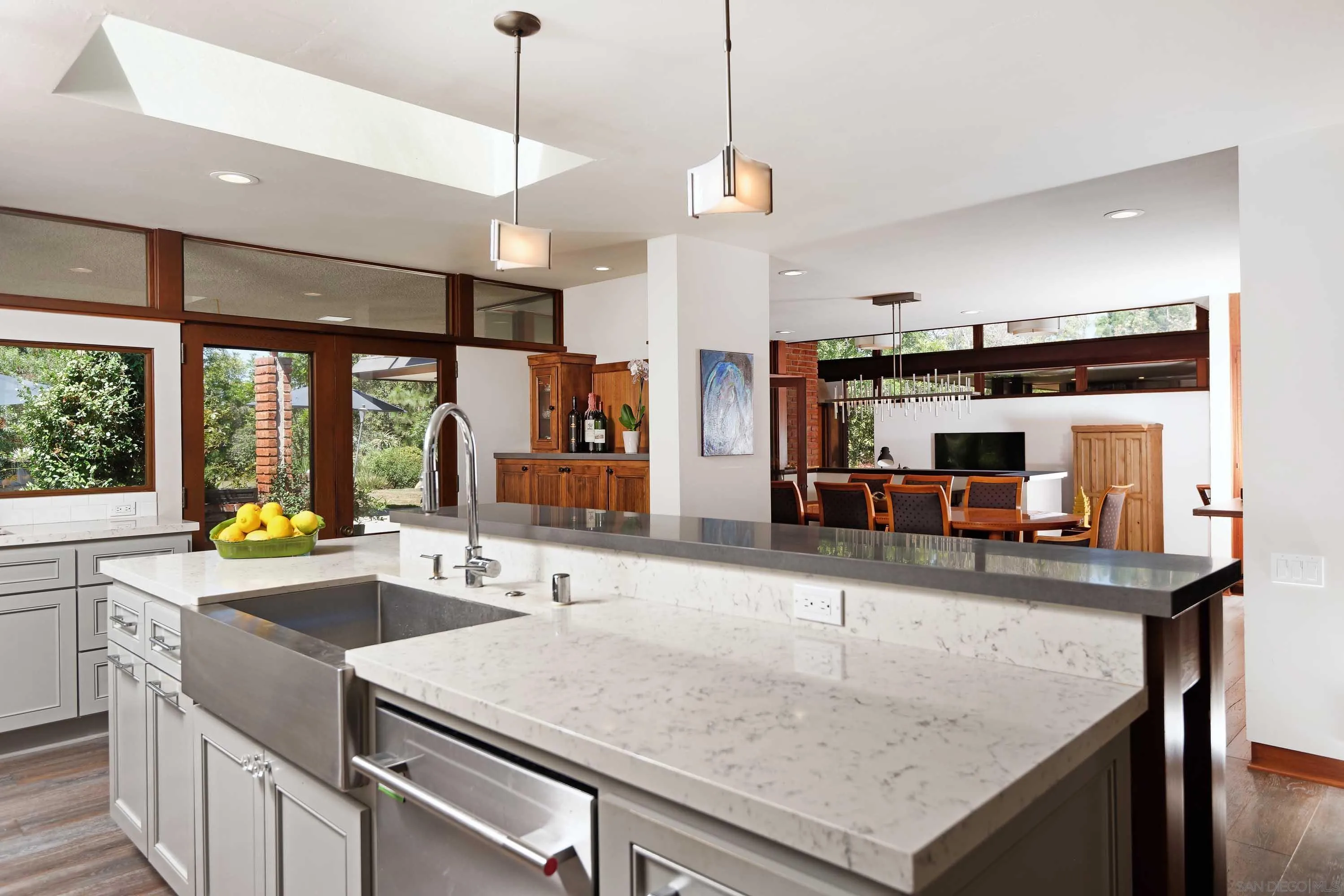 https://cdn.realtyfeed.com/cdn/127/260022016/a6b5346393b3ec86d1aec1d0bae6bc42.webp