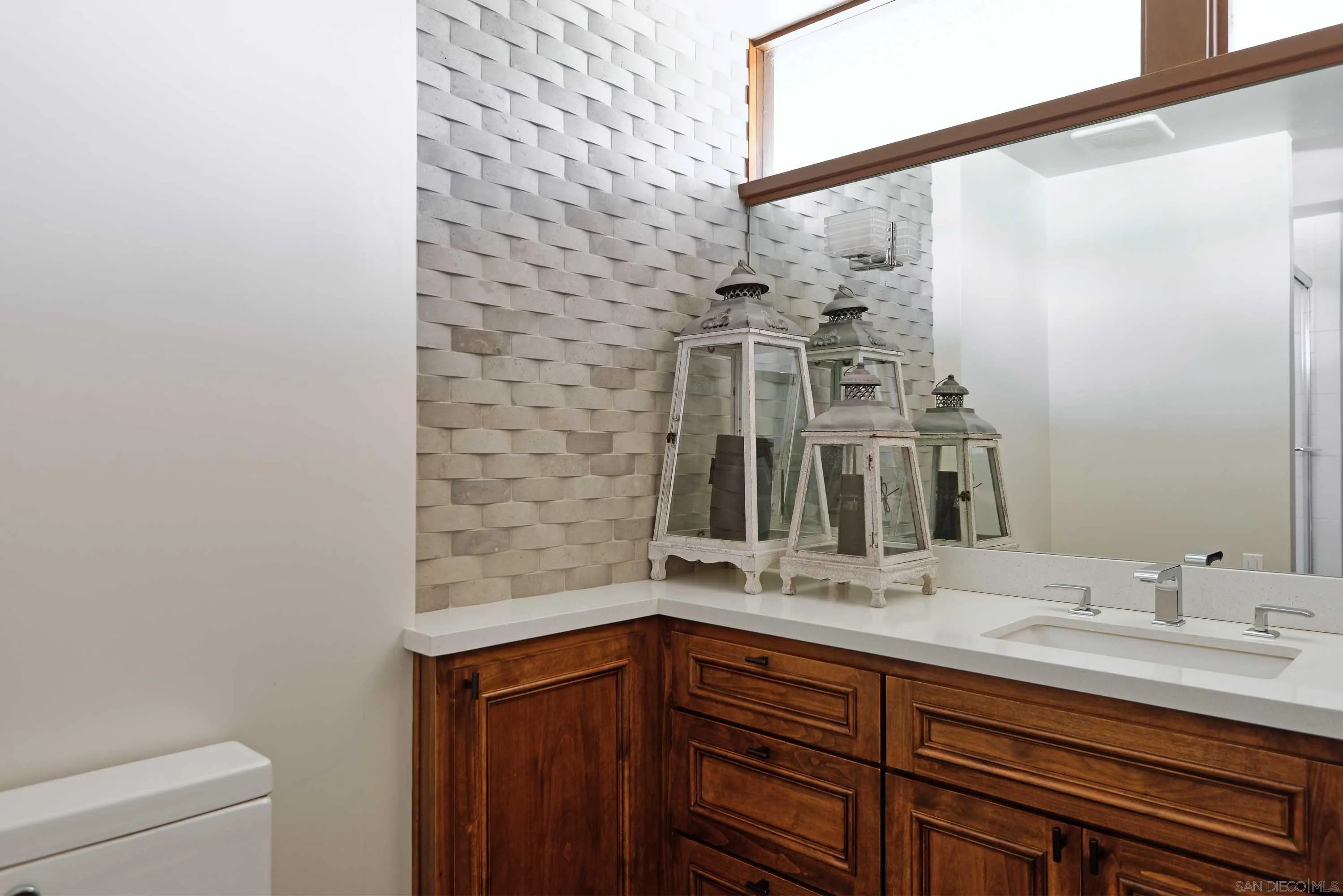https://cdn.realtyfeed.com/cdn/127/260022016/dbcb66159276caacdef5c2f0f0be980d.webp