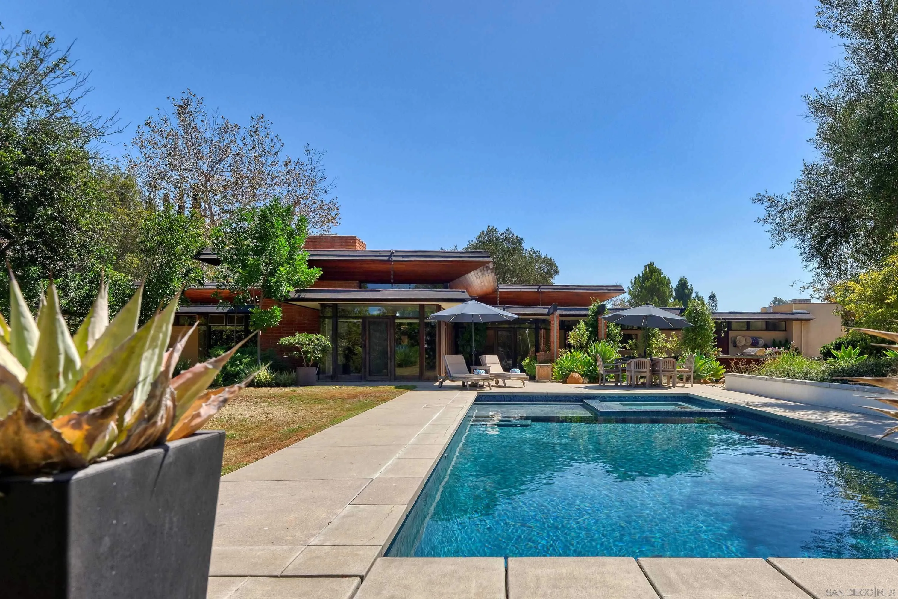 https://cdn.realtyfeed.com/cdn/127/260022016/ed7234699bb8f38512f5fda55c218c25.webp