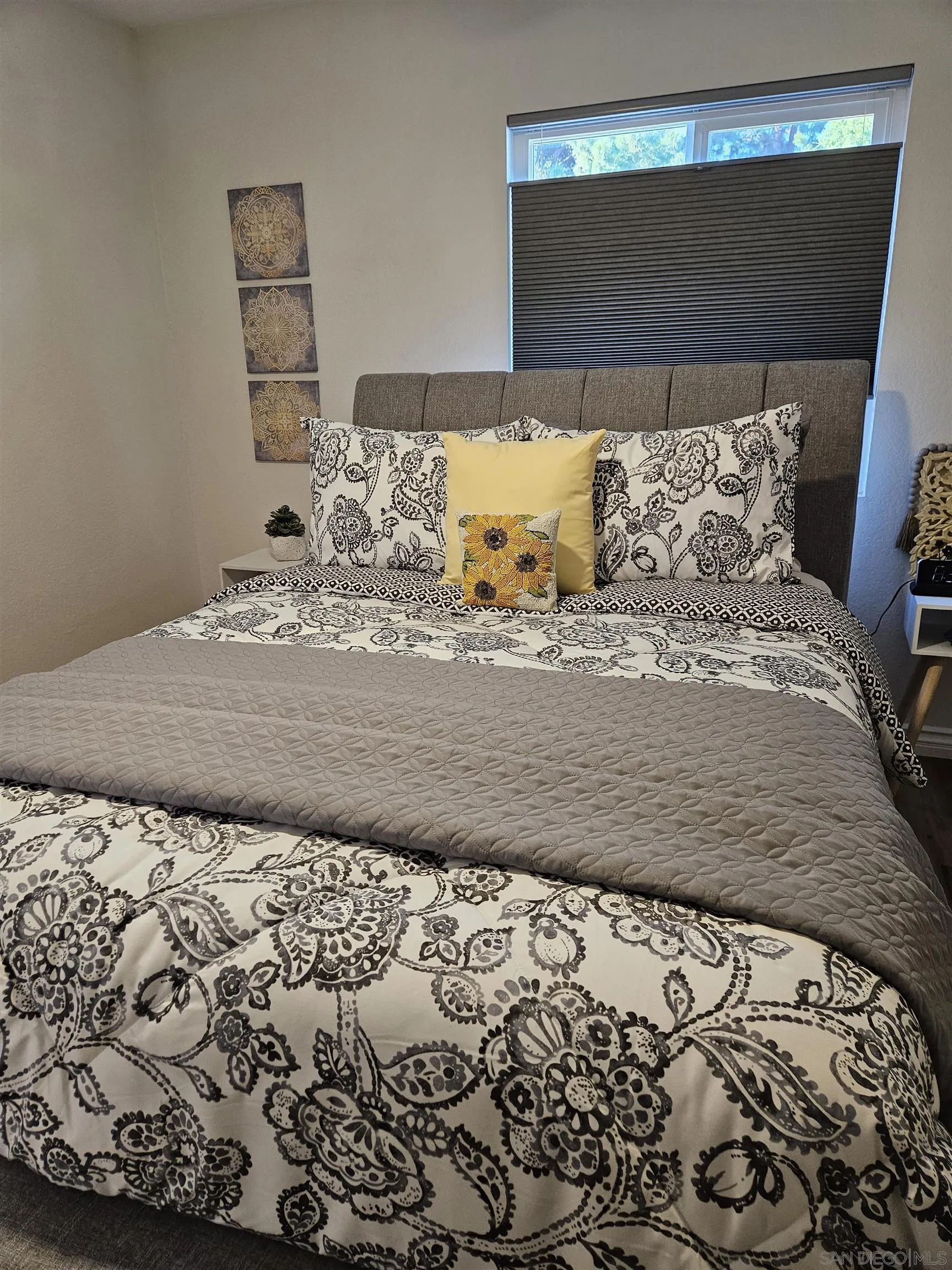 https://cdn.realtyfeed.com/cdn/127/260022019/f28a8c1664860edddd1deb8c9aaff8e6.webp
