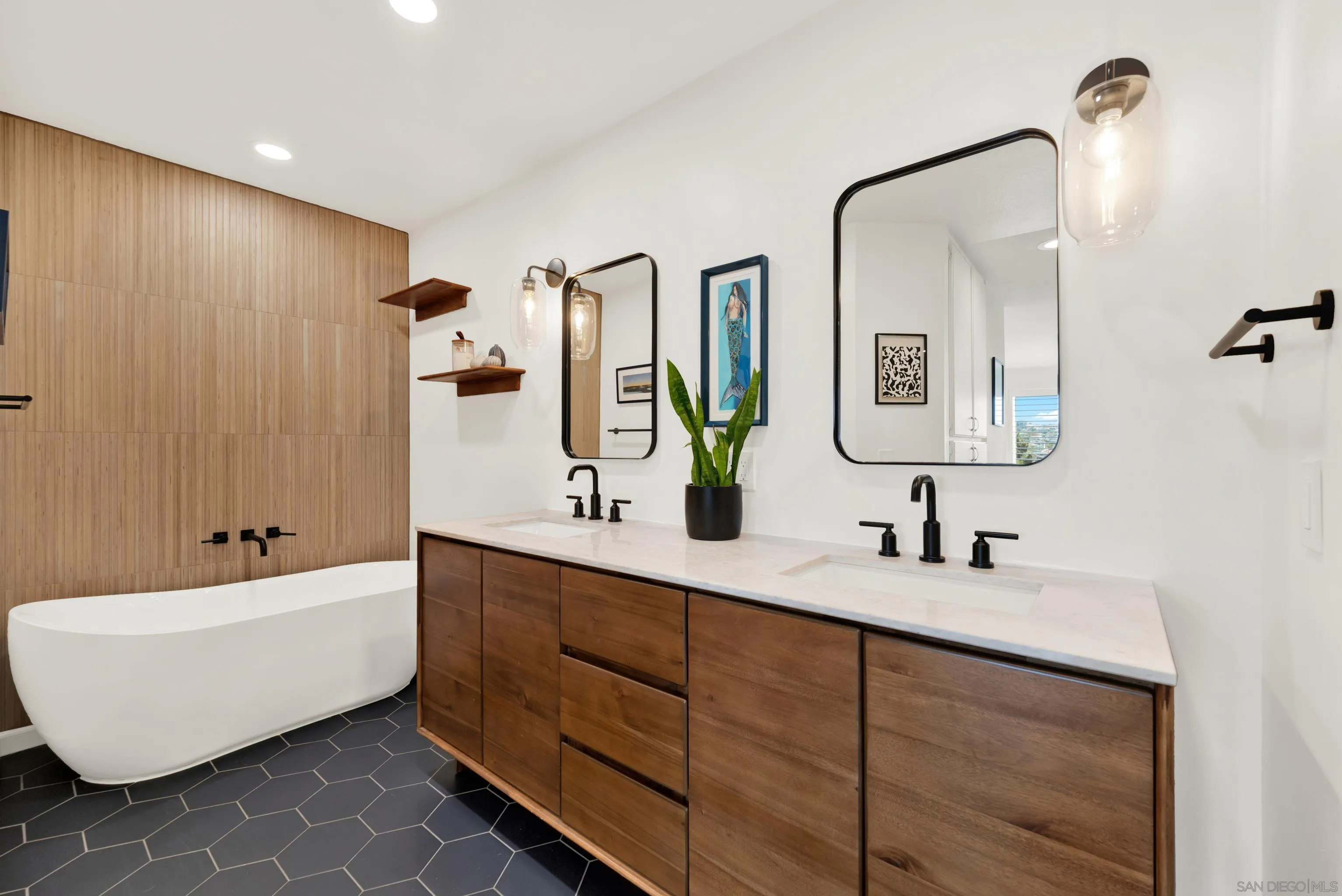 https://cdn.realtyfeed.com/cdn/127/260022021/2ab29d47dcc6b471d0461ca07b523a0d.webp