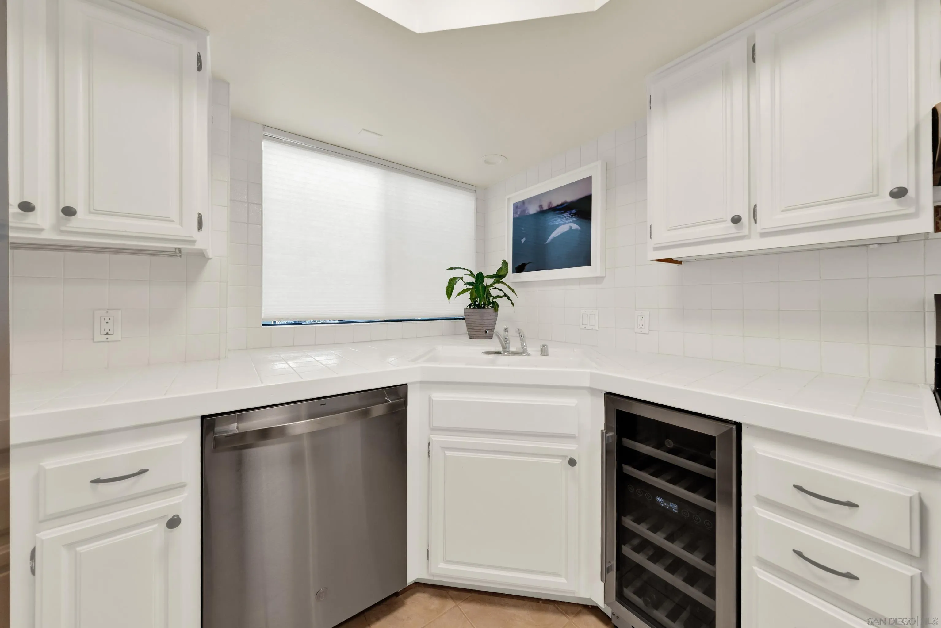 https://cdn.realtyfeed.com/cdn/127/260022021/a5061ec2c6d2775f19fc9976bd8d3665.webp