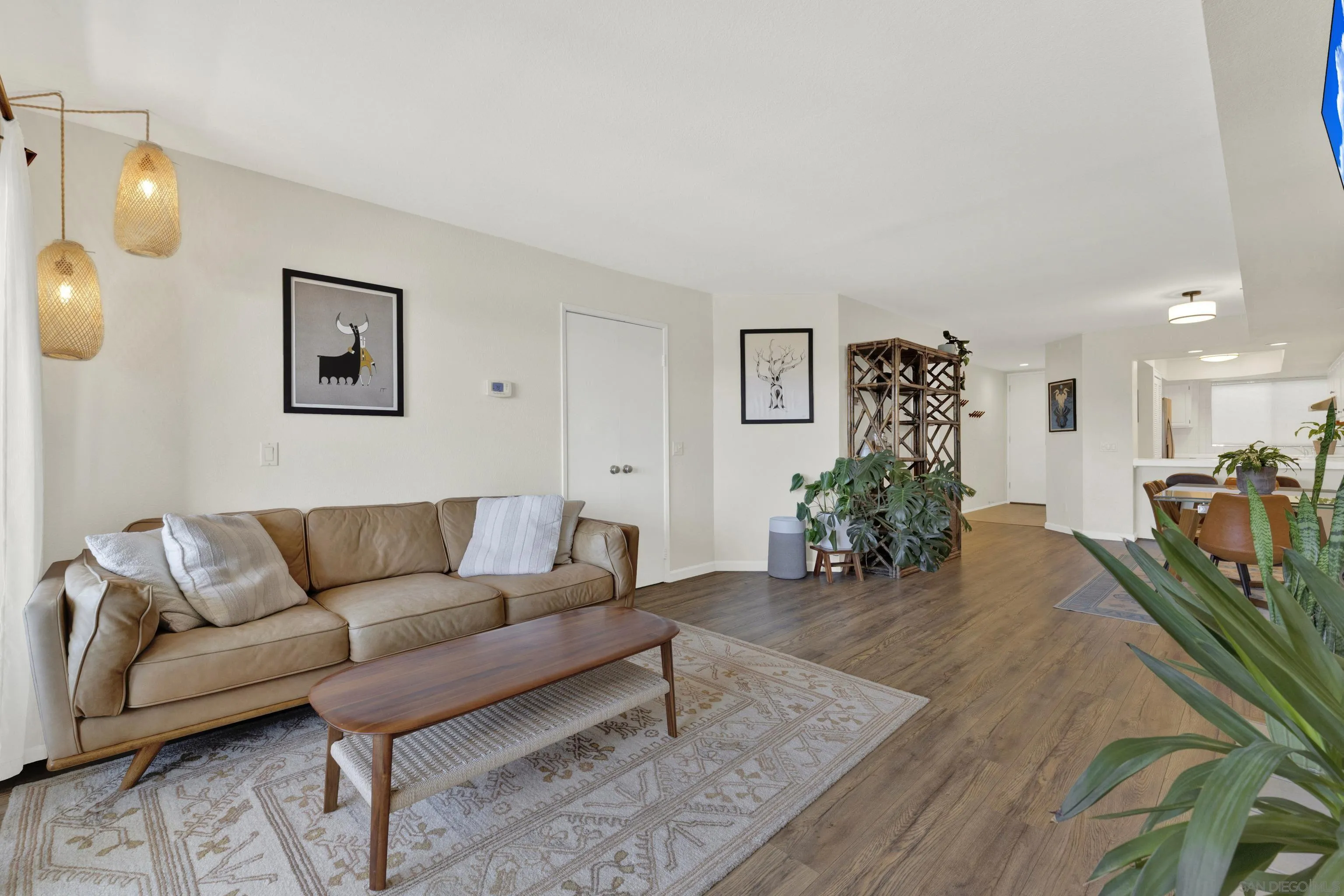 https://cdn.realtyfeed.com/cdn/127/260022021/a9048af7be59596360b51d3b35b006fd.webp
