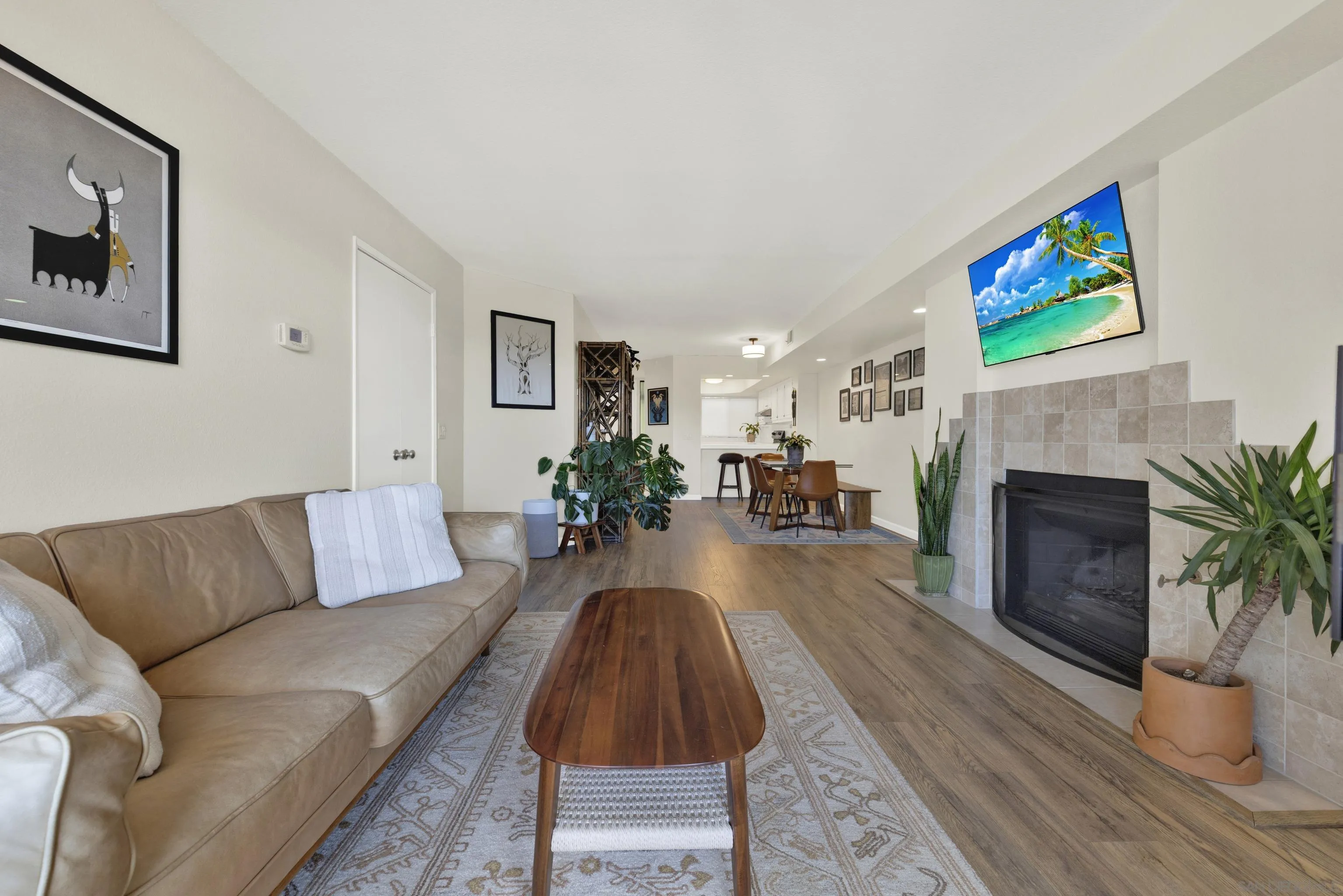 https://cdn.realtyfeed.com/cdn/127/260022021/c91bd997f0e4b64b461807b8e5e3f95e.webp