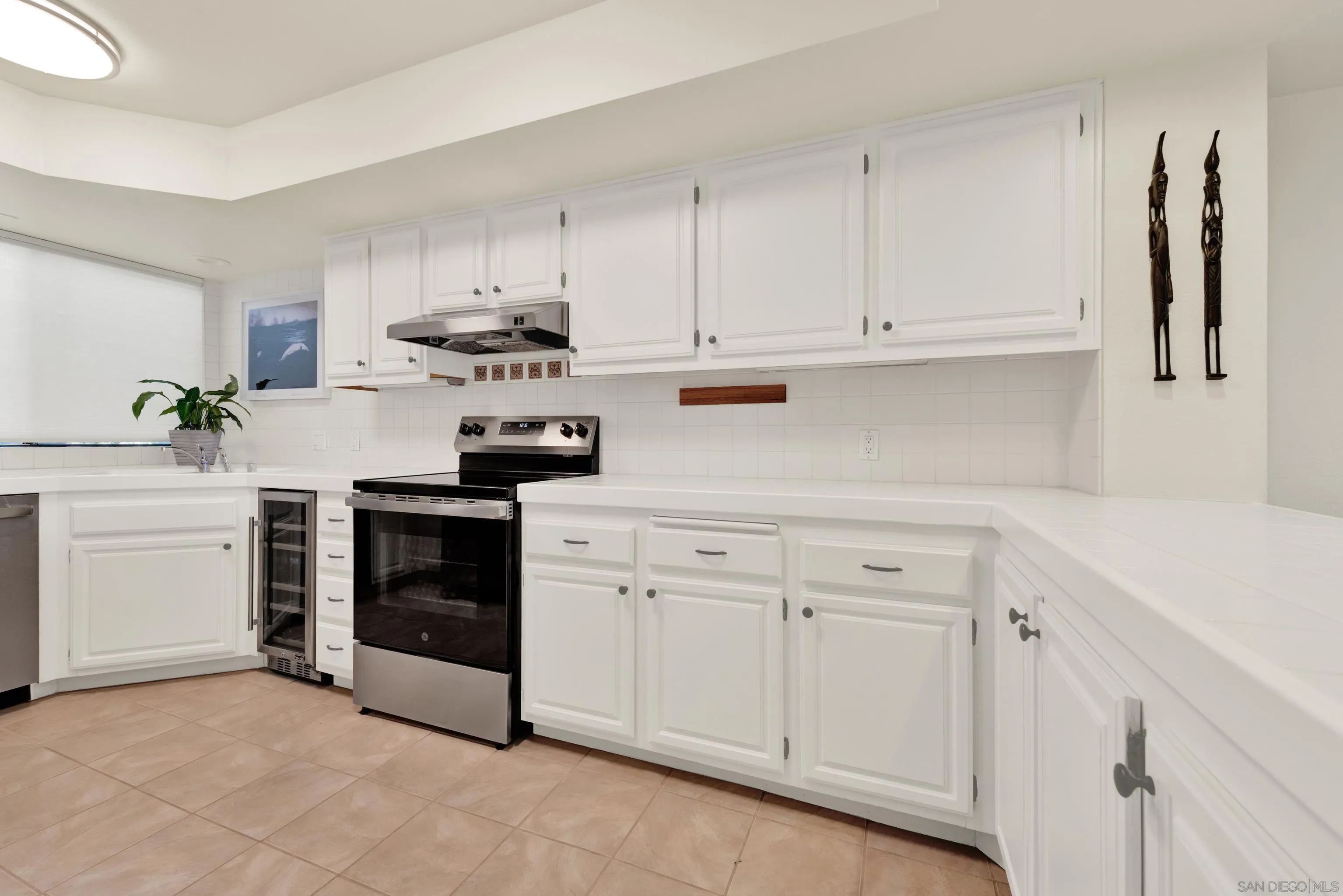 https://cdn.realtyfeed.com/cdn/127/260022021/e1573b6bcabd71e950c369f171d9167c.webp