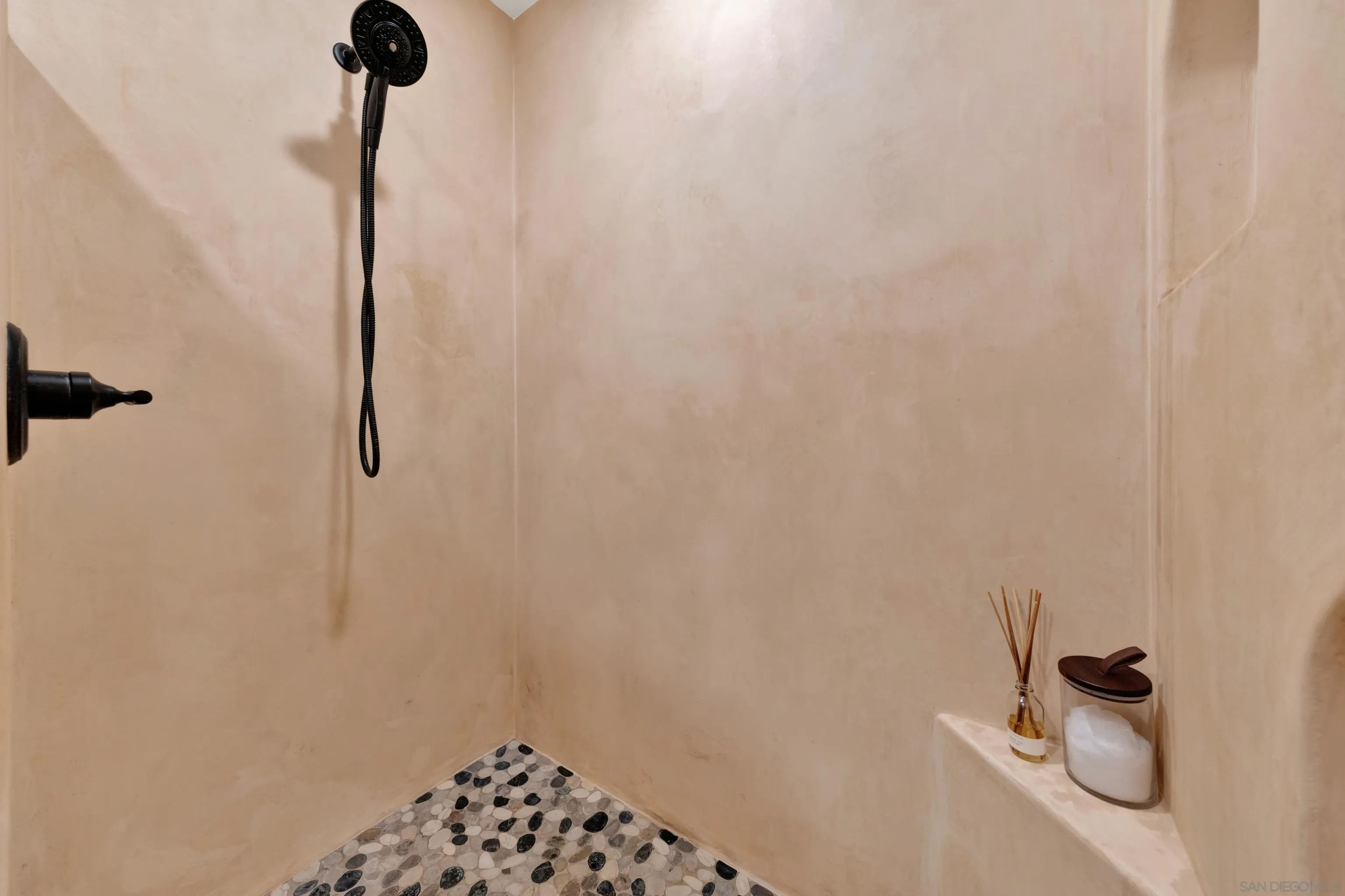 https://cdn.realtyfeed.com/cdn/127/260022021/eb867ec47d5d0a8225d369b4229798f8.webp
