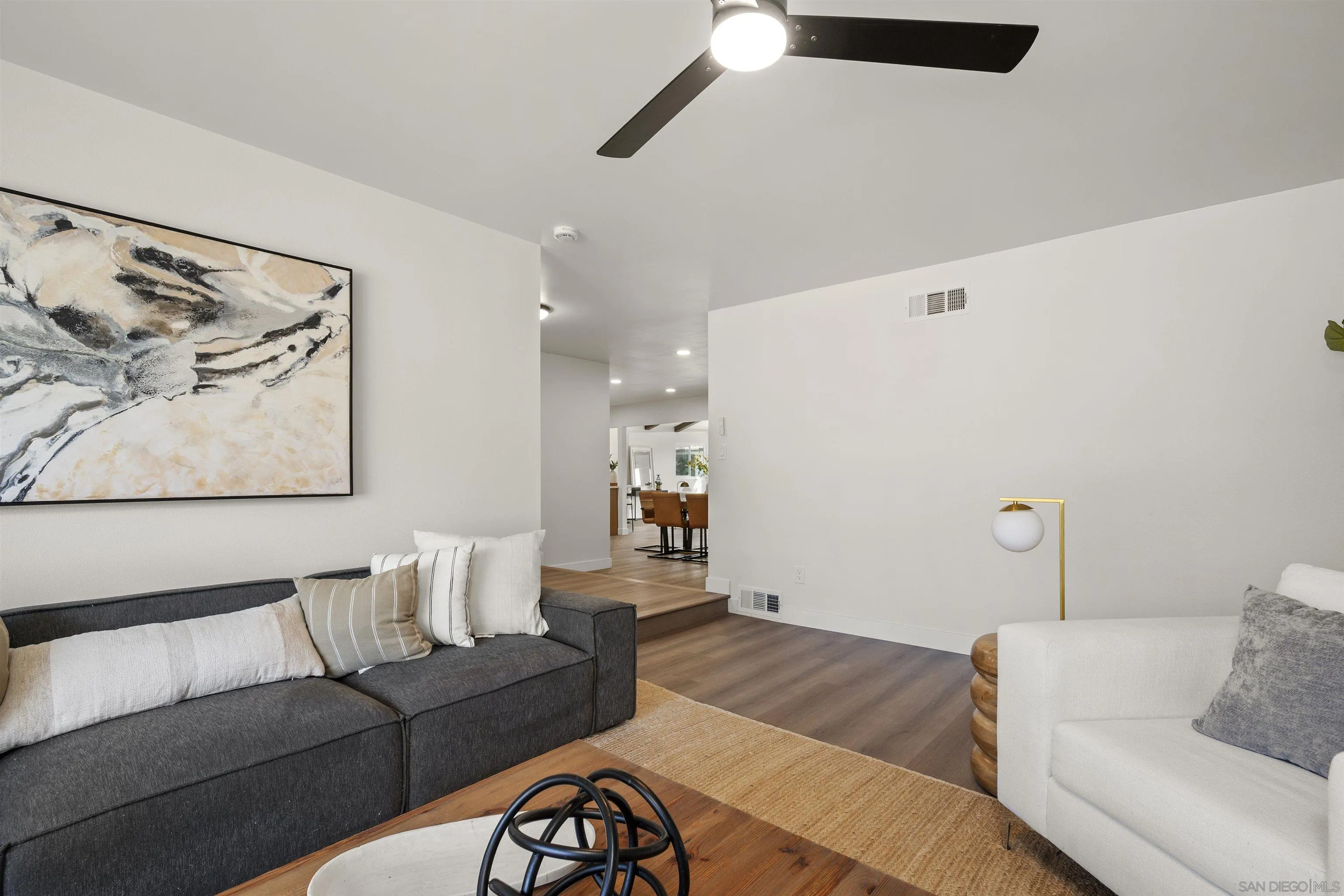 https://cdn.realtyfeed.com/cdn/127/260022024/2f198a51646103cd4bfe040cc562d7f5.webp