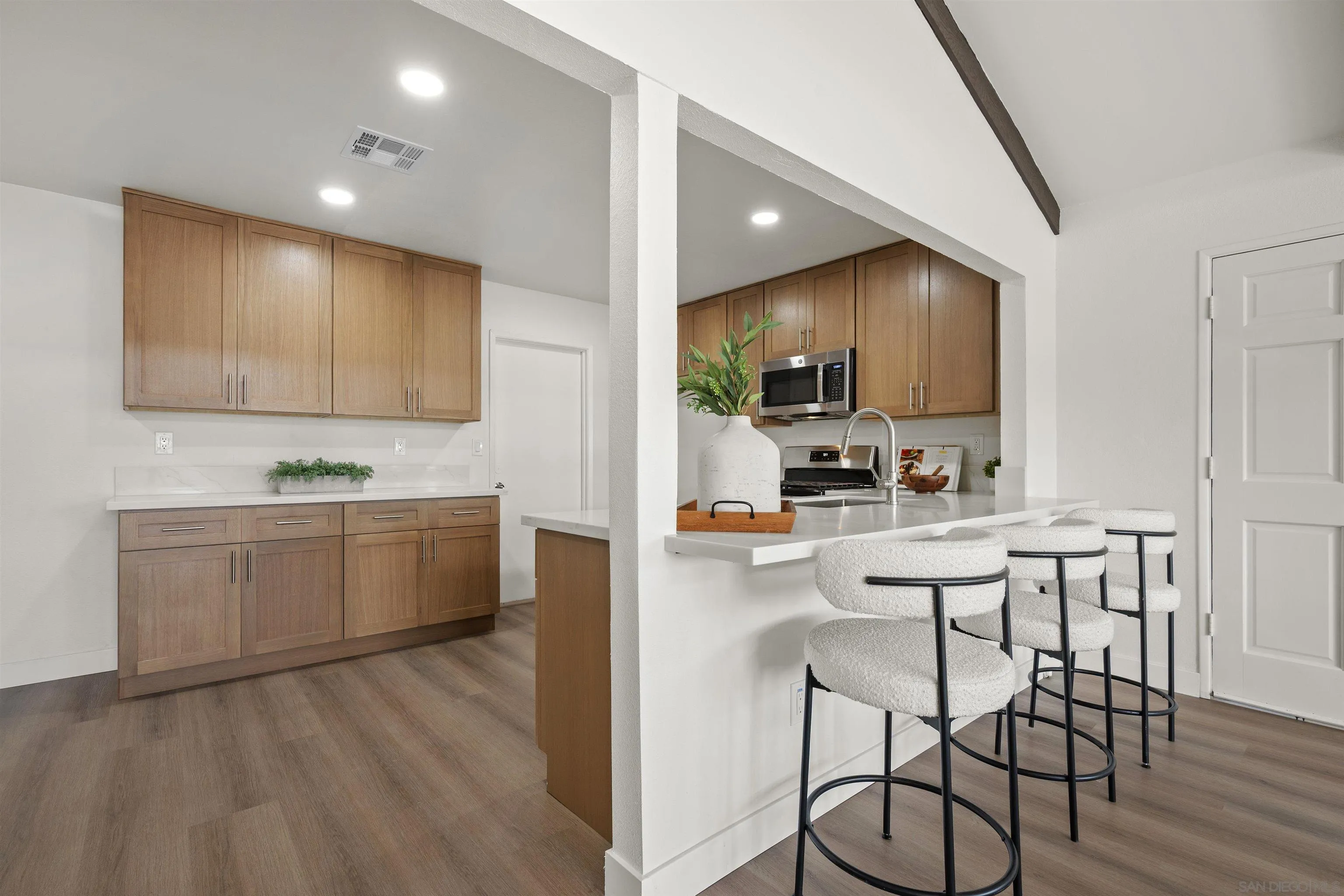 https://cdn.realtyfeed.com/cdn/127/260022024/75352ef86d7cff52203ca54fb91dc32b.webp