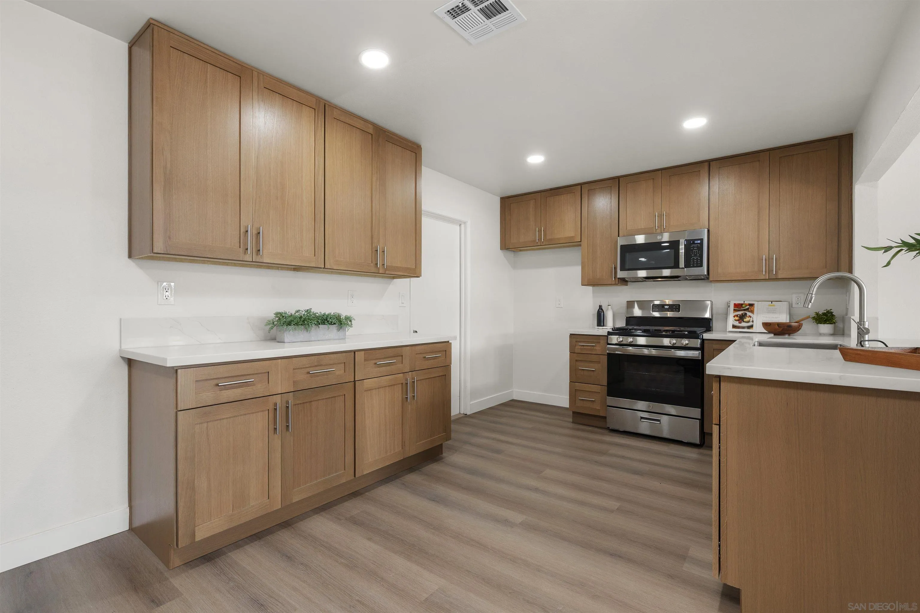 https://cdn.realtyfeed.com/cdn/127/260022024/9b5579980af7b4fcad8ad13b2ceb2530.webp