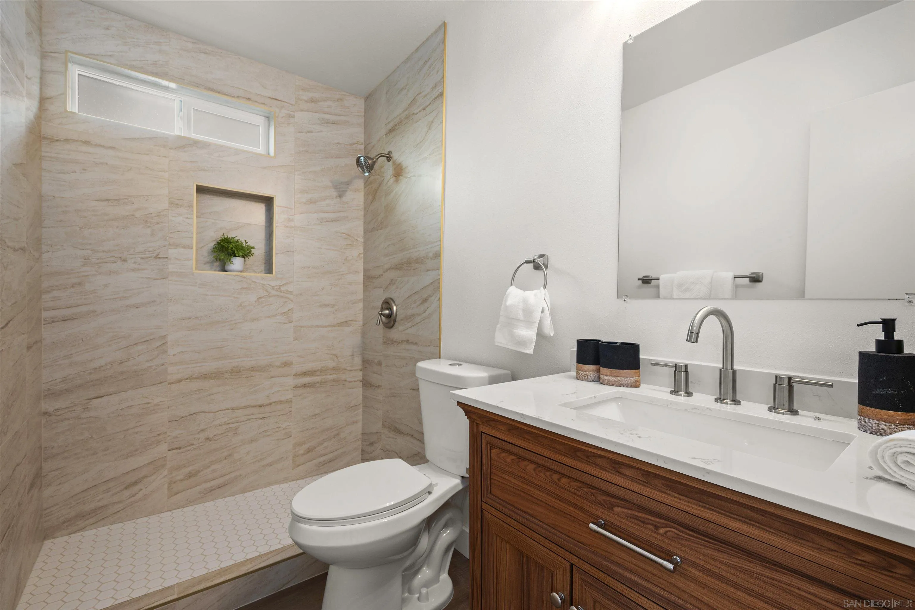 https://cdn.realtyfeed.com/cdn/127/260022024/f27518426ad6fc120345da25f0e70a46.webp