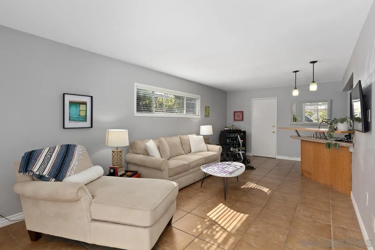 https://cdn.realtyfeed.com/cdn/127/260022030/15eea4f3cf4b4ac4c9d800514e450f09.webp