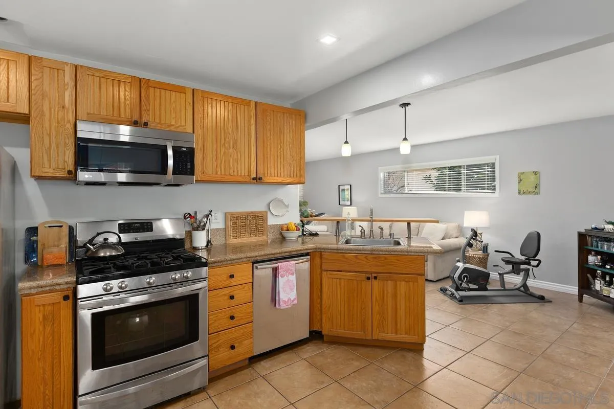 https://cdn.realtyfeed.com/cdn/127/260022030/228d68633cf891c281cb40e0473d4cd3.webp