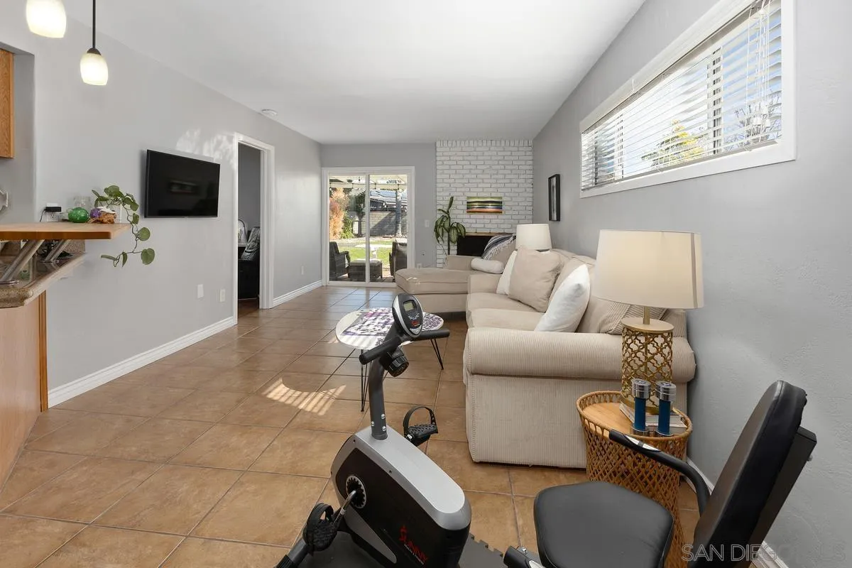 https://cdn.realtyfeed.com/cdn/127/260022030/22dff80aca0960915457fed47f899aa1.webp