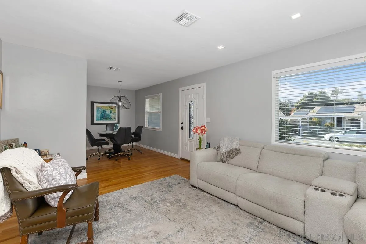 https://cdn.realtyfeed.com/cdn/127/260022030/cde636458bc083244d691826546aa827.webp