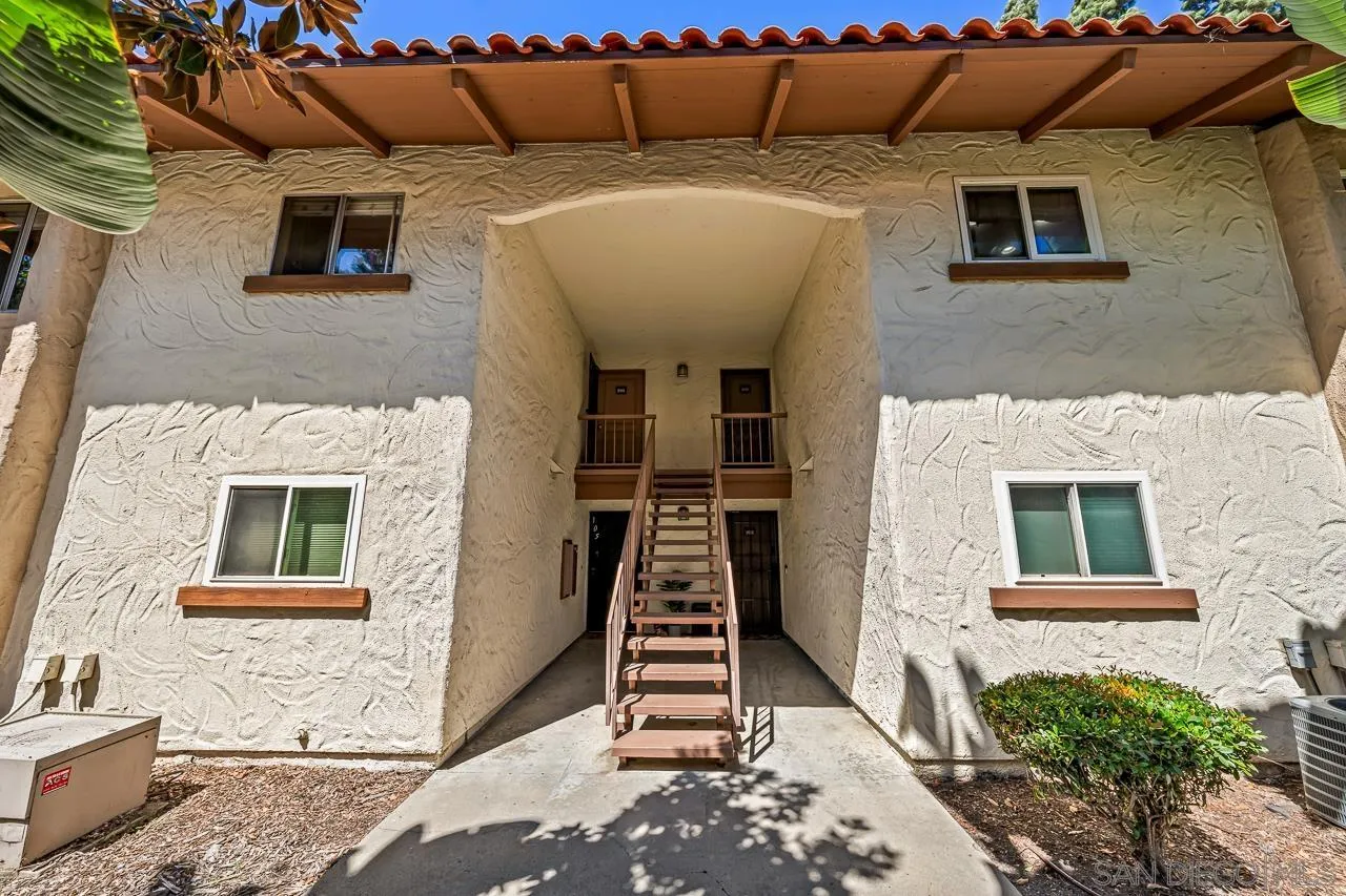https://cdn.realtyfeed.com/cdn/127/260022032/9879513edd595d941fee4aef1027bcb4.webp