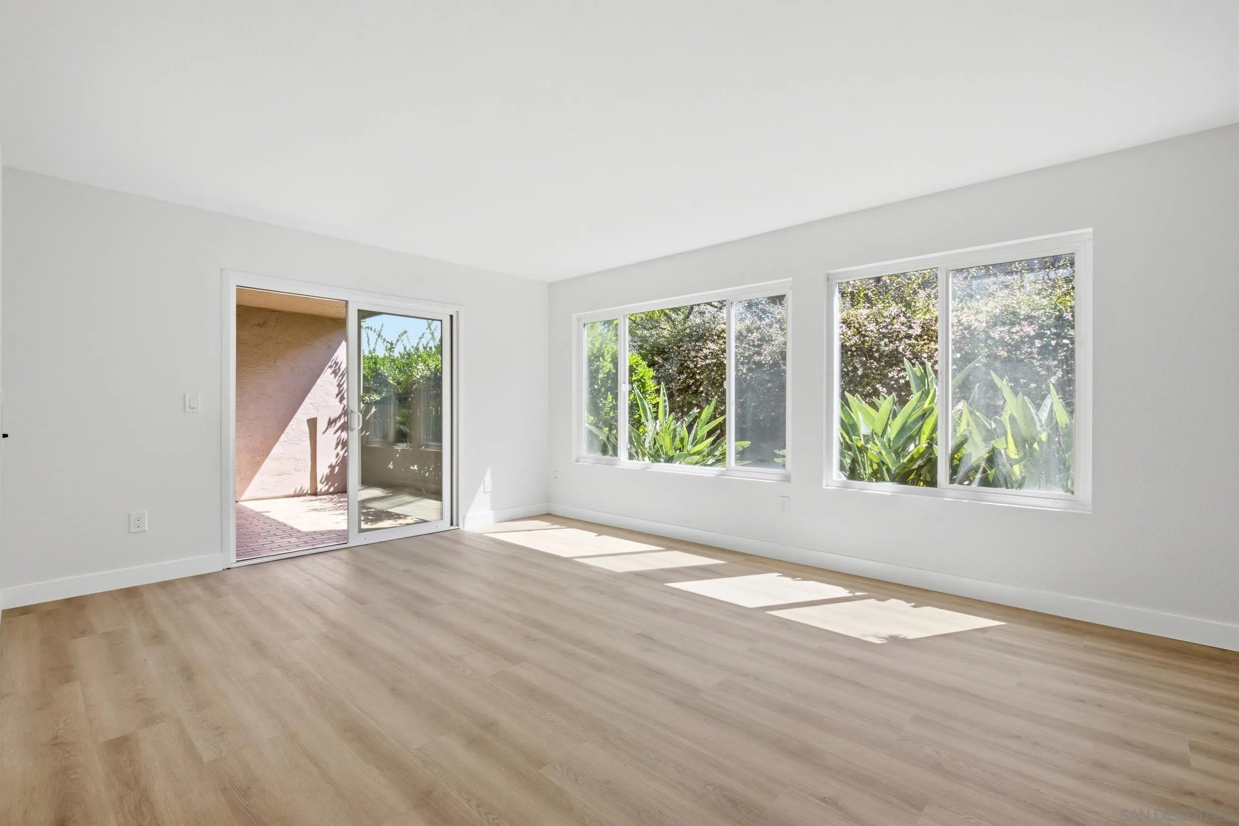 https://cdn.realtyfeed.com/cdn/127/260022038/44fd4b802d9c8995269ac4e56d5b6a18.webp