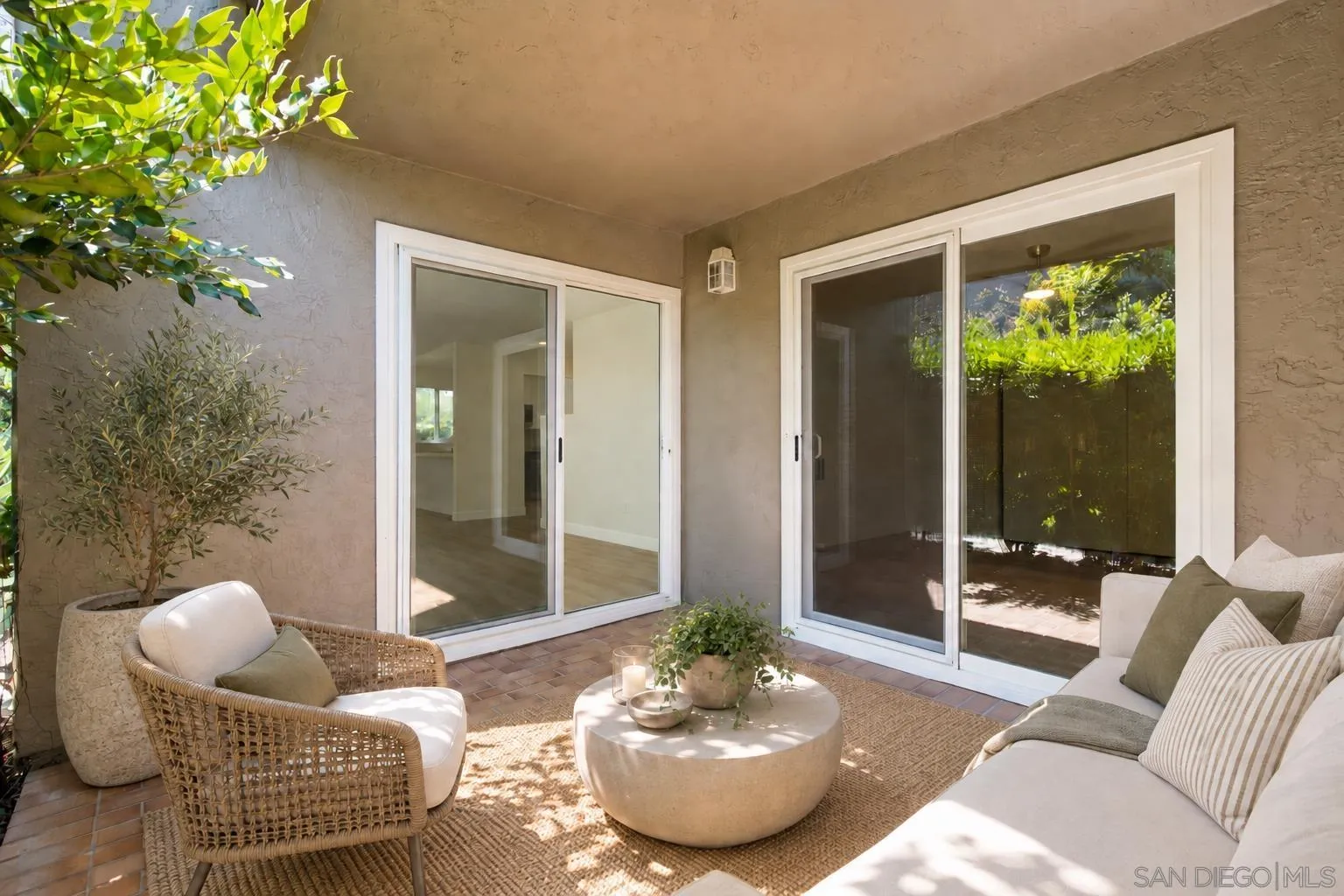 https://cdn.realtyfeed.com/cdn/127/260022038/a54513a4cfcb35aee6a13f63af44e96f.webp