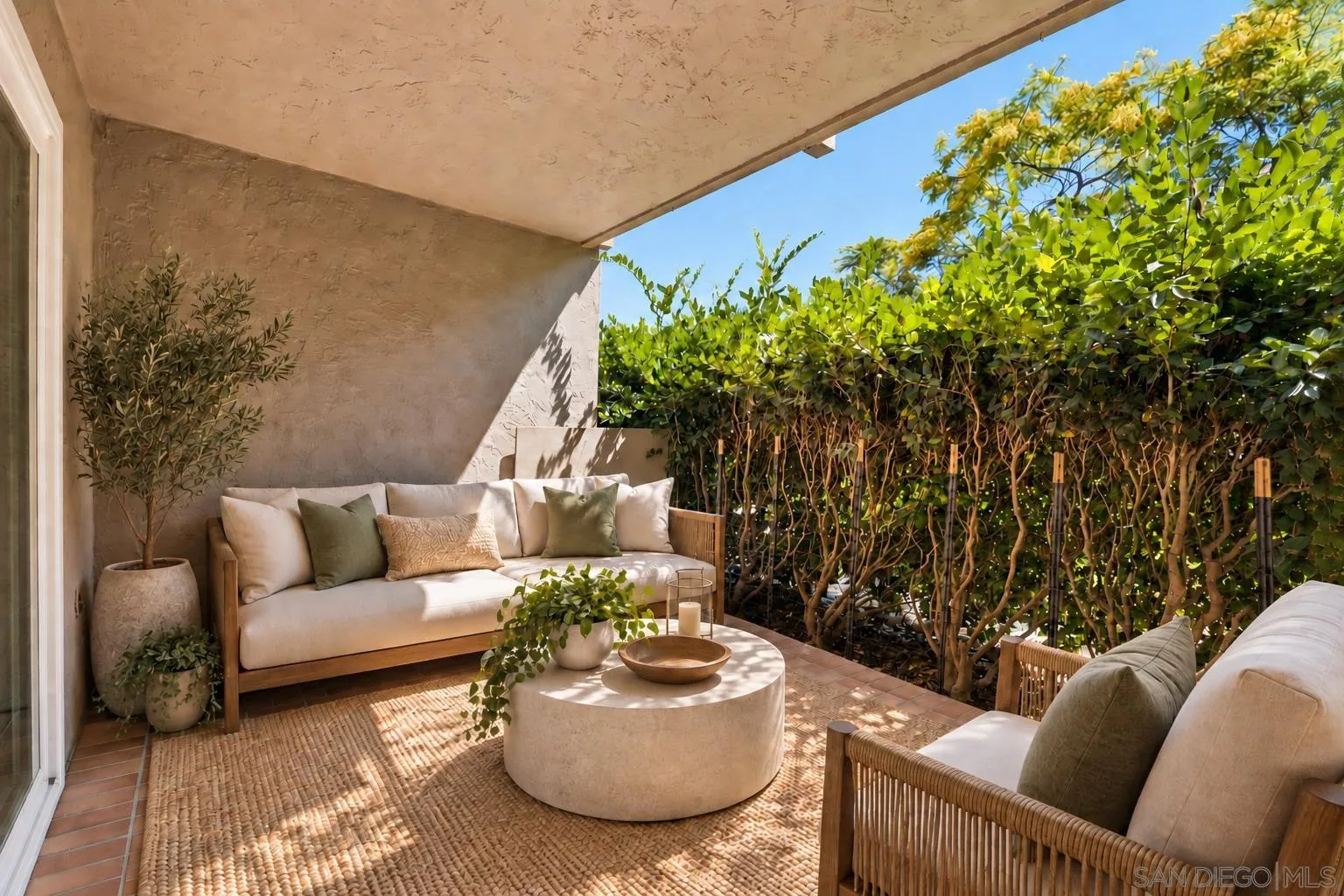 https://cdn.realtyfeed.com/cdn/127/260022038/e88b7ee77e0c58c0c04031e89d22e508.webp