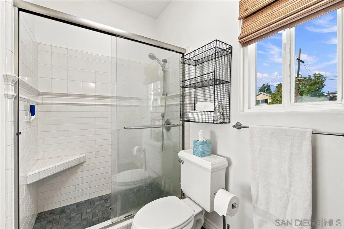 https://cdn.realtyfeed.com/cdn/127/260022040/32f592e9488164cb507691ee6a56cfa9.webp