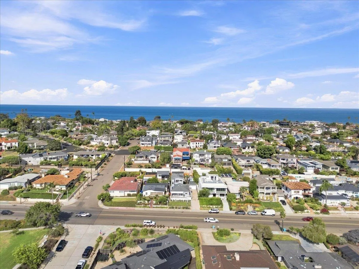 https://cdn.realtyfeed.com/cdn/127/260022040/b9c3286f5c60ffe754aeb24181ce7462.webp