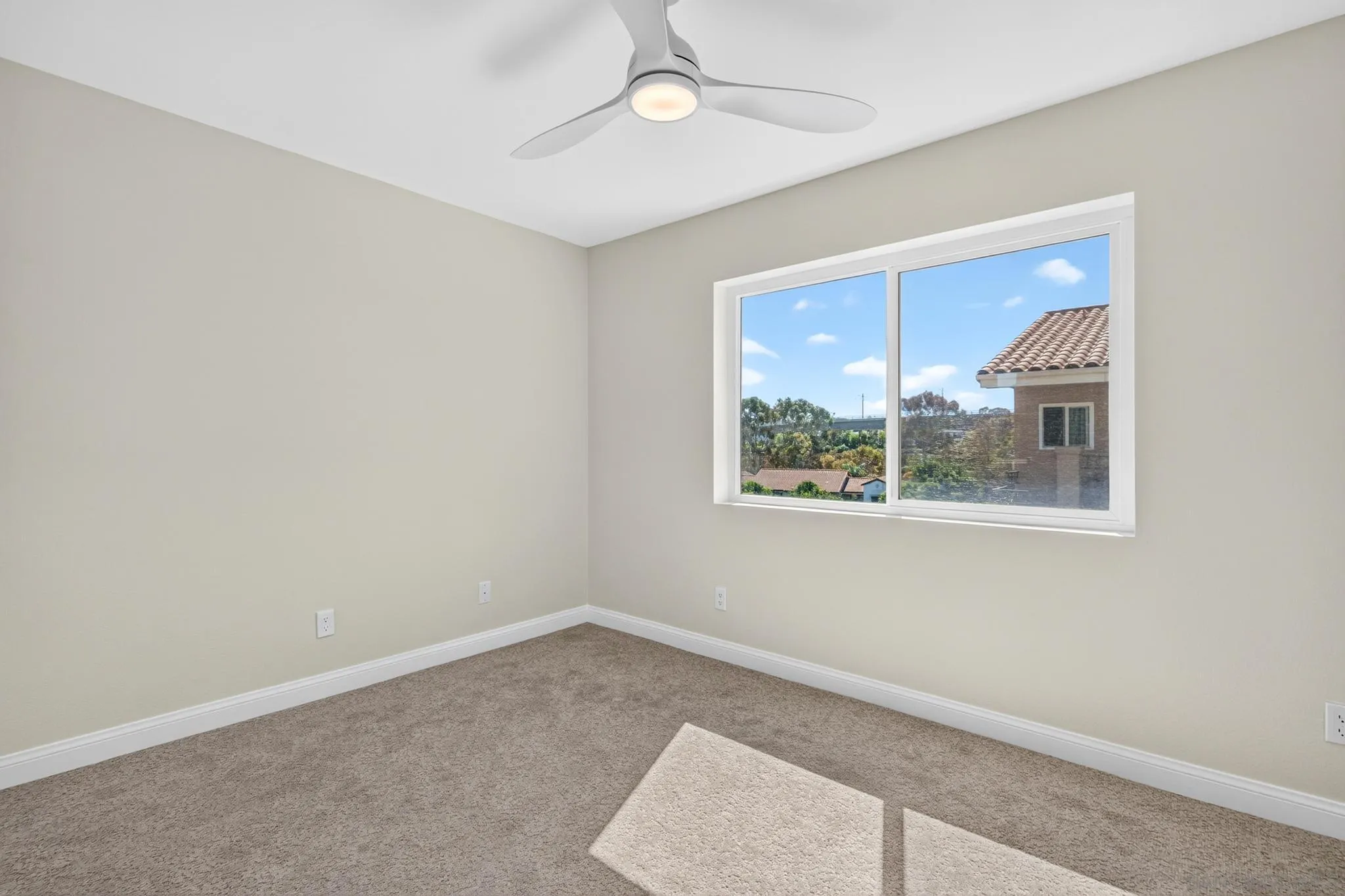 https://cdn.realtyfeed.com/cdn/127/260022043/00ed115f9a1b94b4e41b4624e7120220.webp
