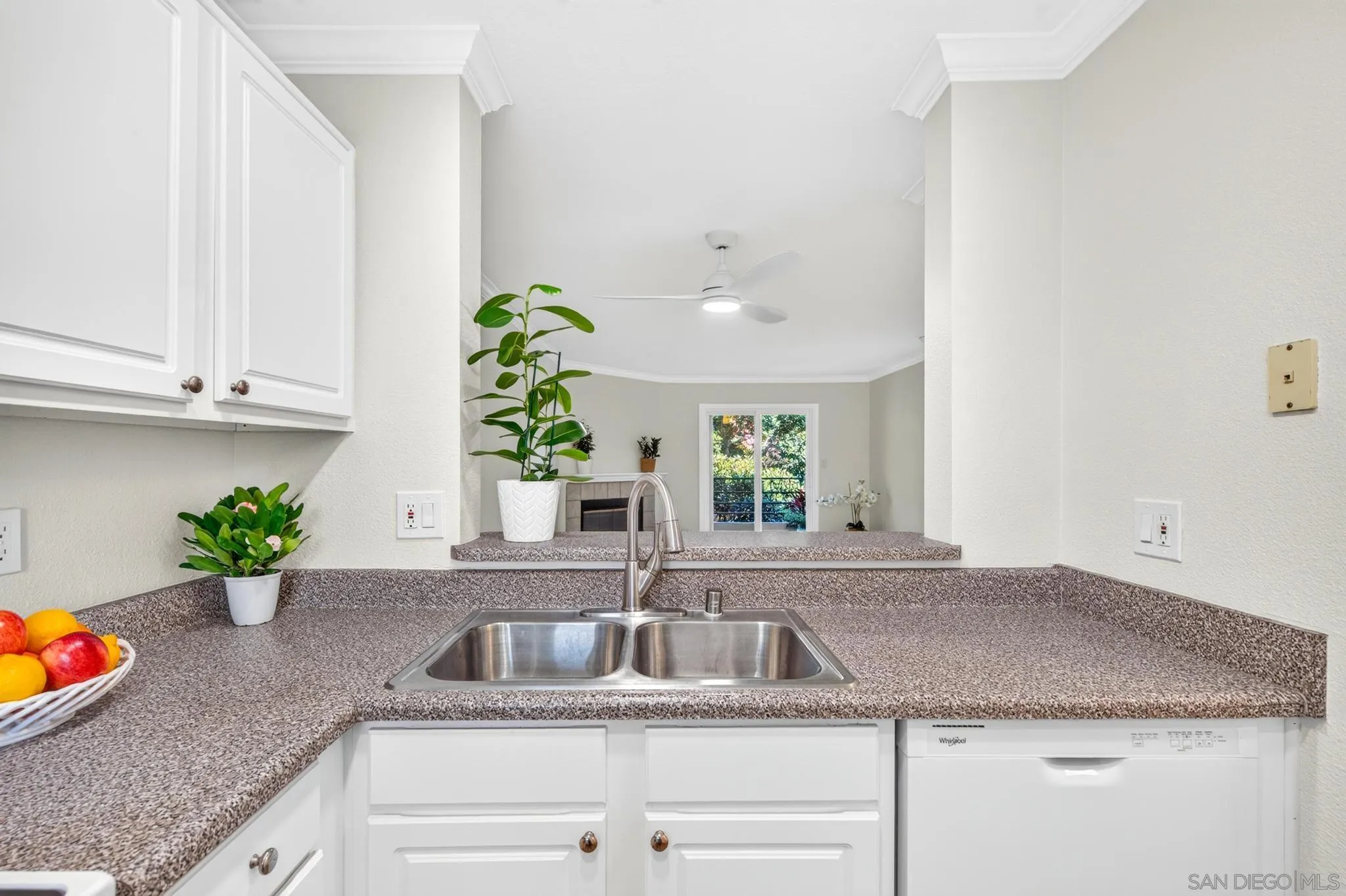 https://cdn.realtyfeed.com/cdn/127/260022043/5db7c04e977eac6ce465490113de378c.webp