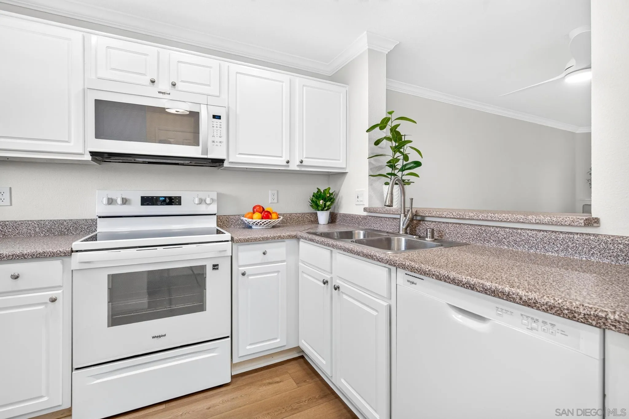 https://cdn.realtyfeed.com/cdn/127/260022043/7f1936e43c1441a44bf091740cd99586.webp