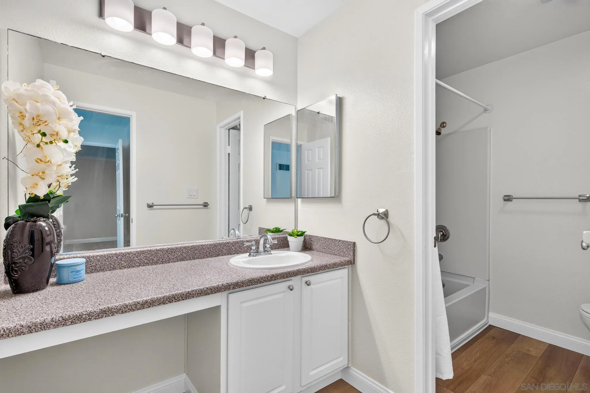 https://cdn.realtyfeed.com/cdn/127/260022043/a0eb82867dc1aca5d1d8bd52ef585abf.webp