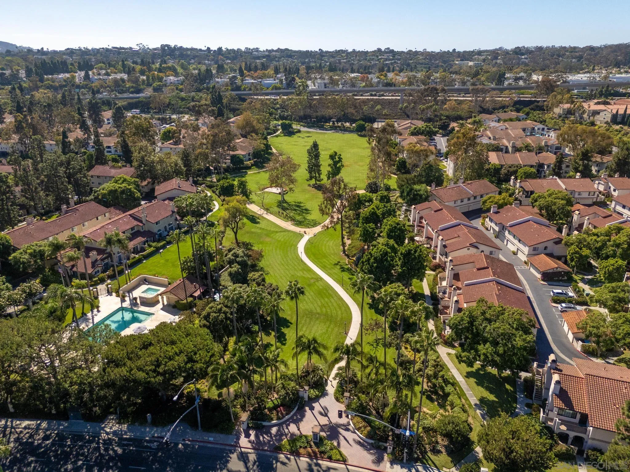 https://cdn.realtyfeed.com/cdn/127/260022043/c52cf4d7dbbc9f66a6ac4a4e3b4ffca5.webp