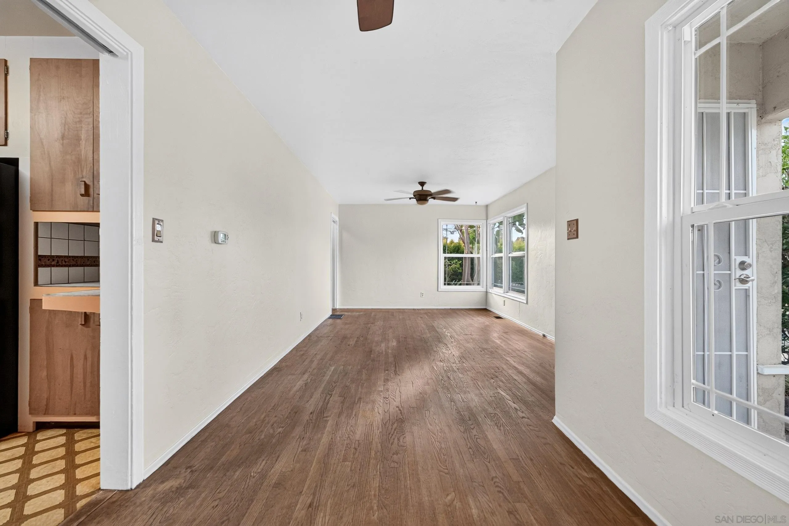 https://cdn.realtyfeed.com/cdn/127/260022049/083ea0f28ad04ddb6b672794aa4f7b71.webp