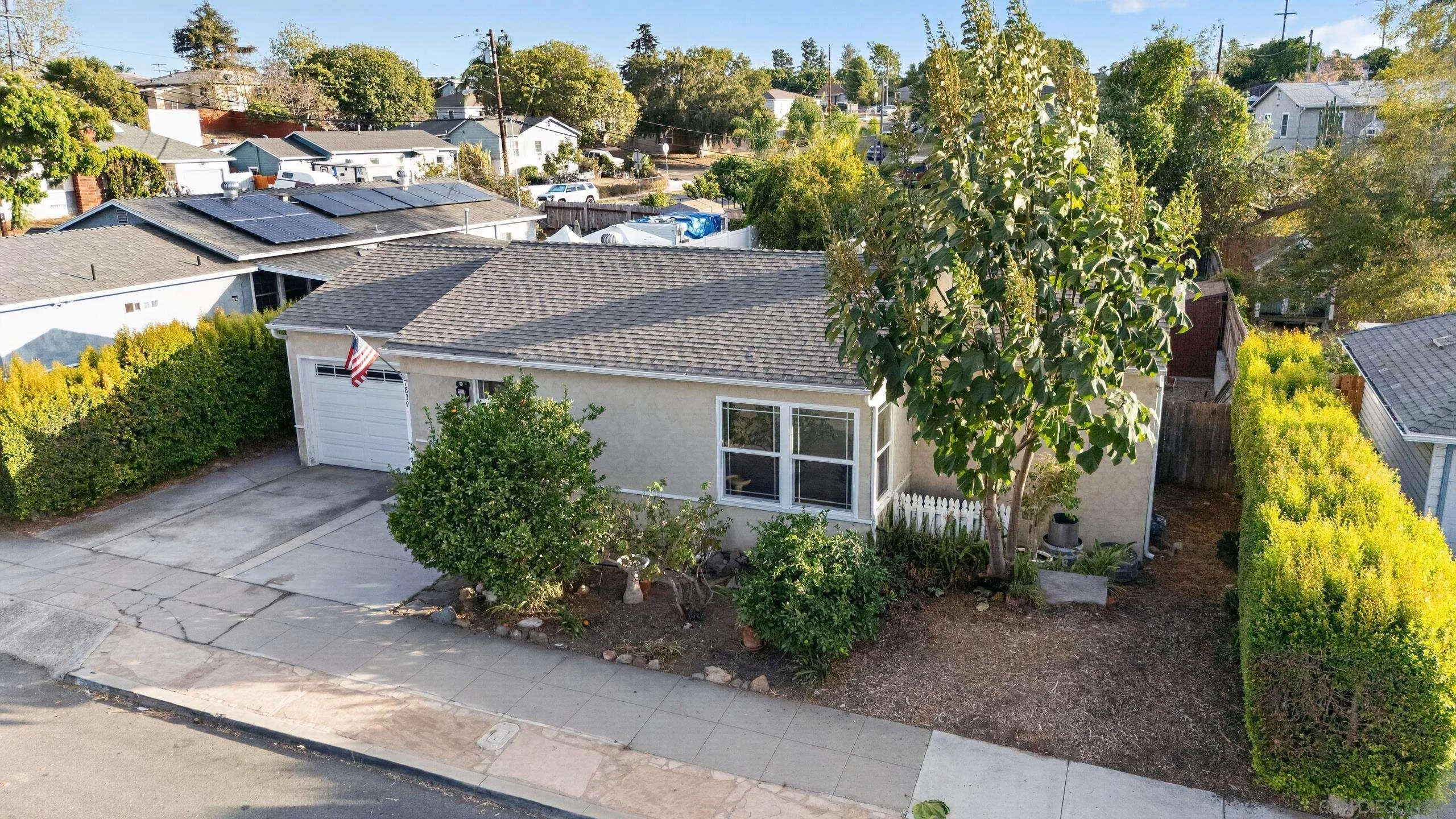 https://cdn.realtyfeed.com/cdn/127/260022049/4d2bda1359c4a281f4968bc9ce1c453b.webp