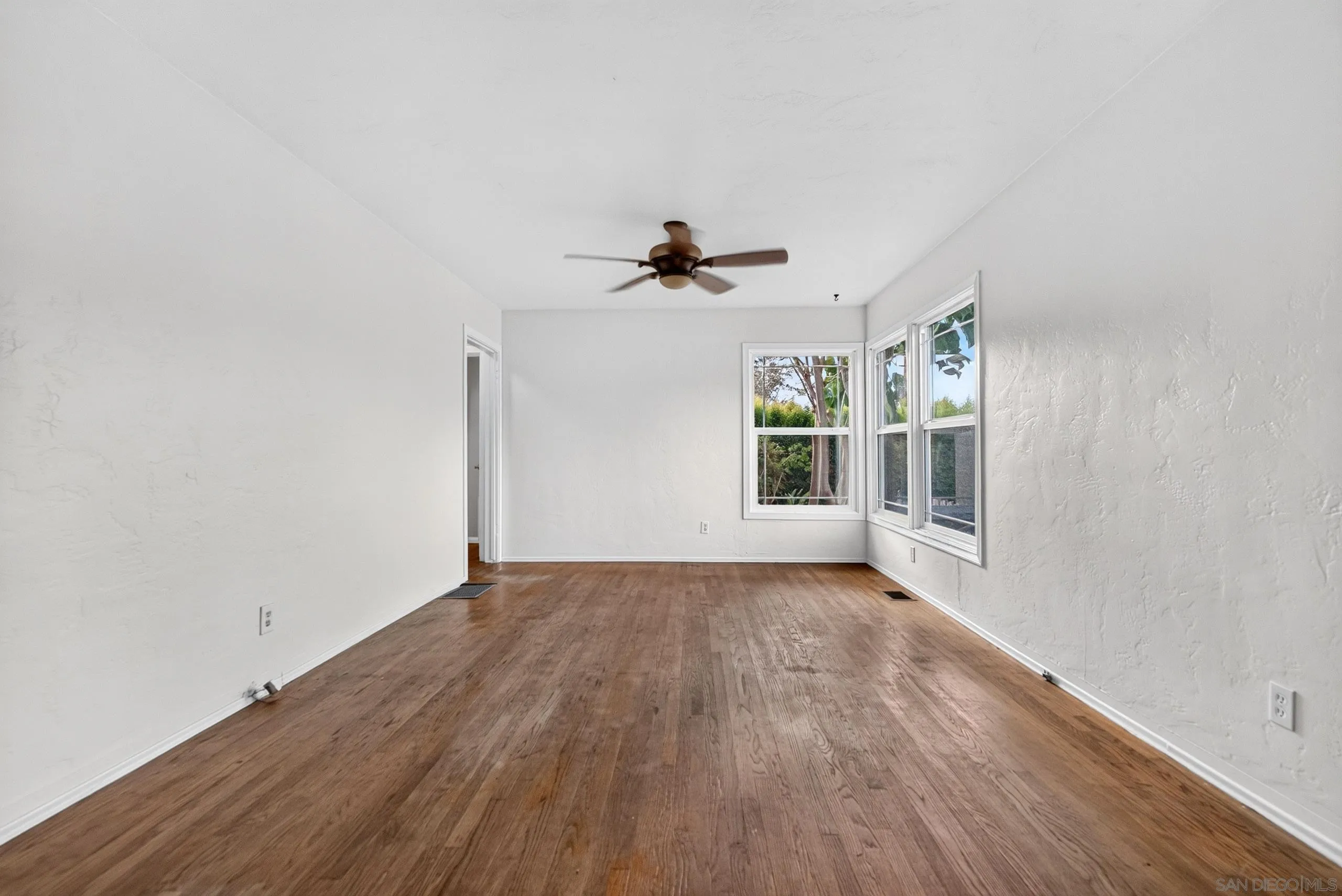 https://cdn.realtyfeed.com/cdn/127/260022049/9d05133083ada27a596fab3658b5a22e.webp