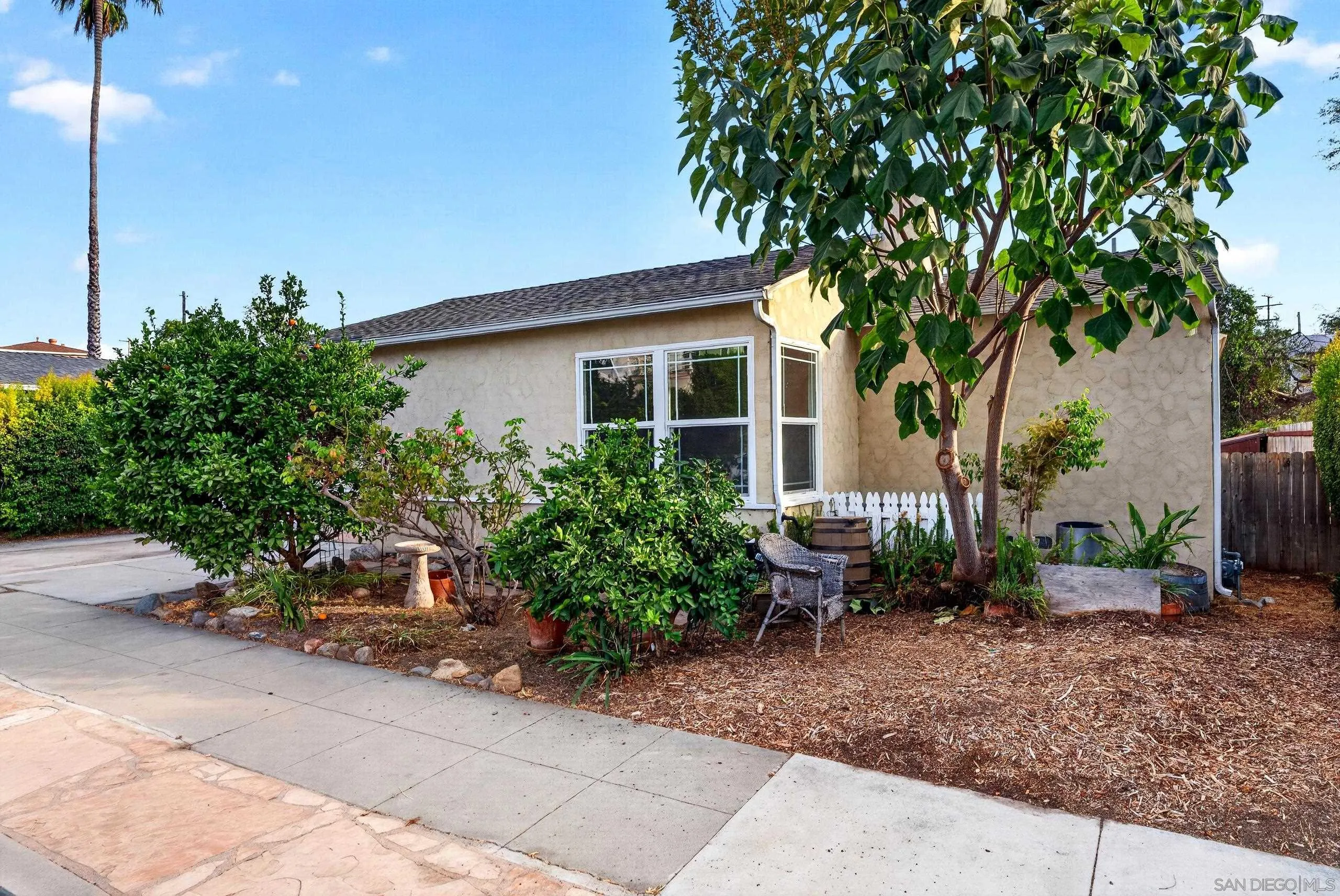 https://cdn.realtyfeed.com/cdn/127/260022049/a28f3873bca8860eadd8d690bd001054.webp