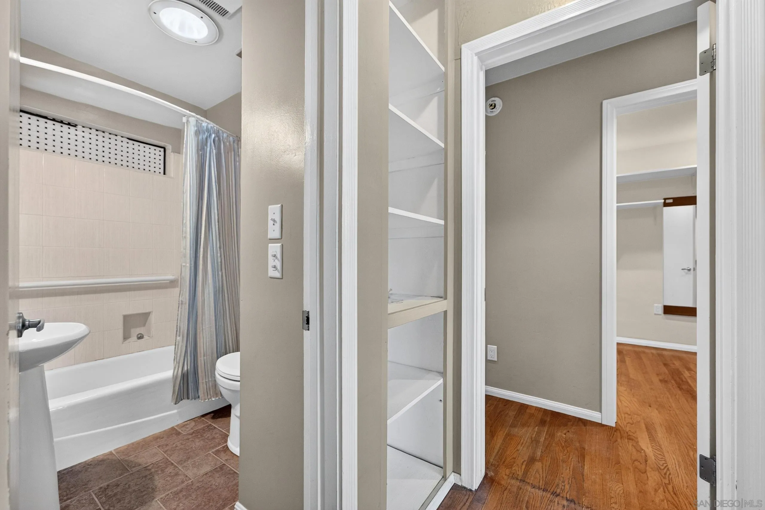 https://cdn.realtyfeed.com/cdn/127/260022049/be56fdbbb581ad0cc5f80187875d8fe6.webp