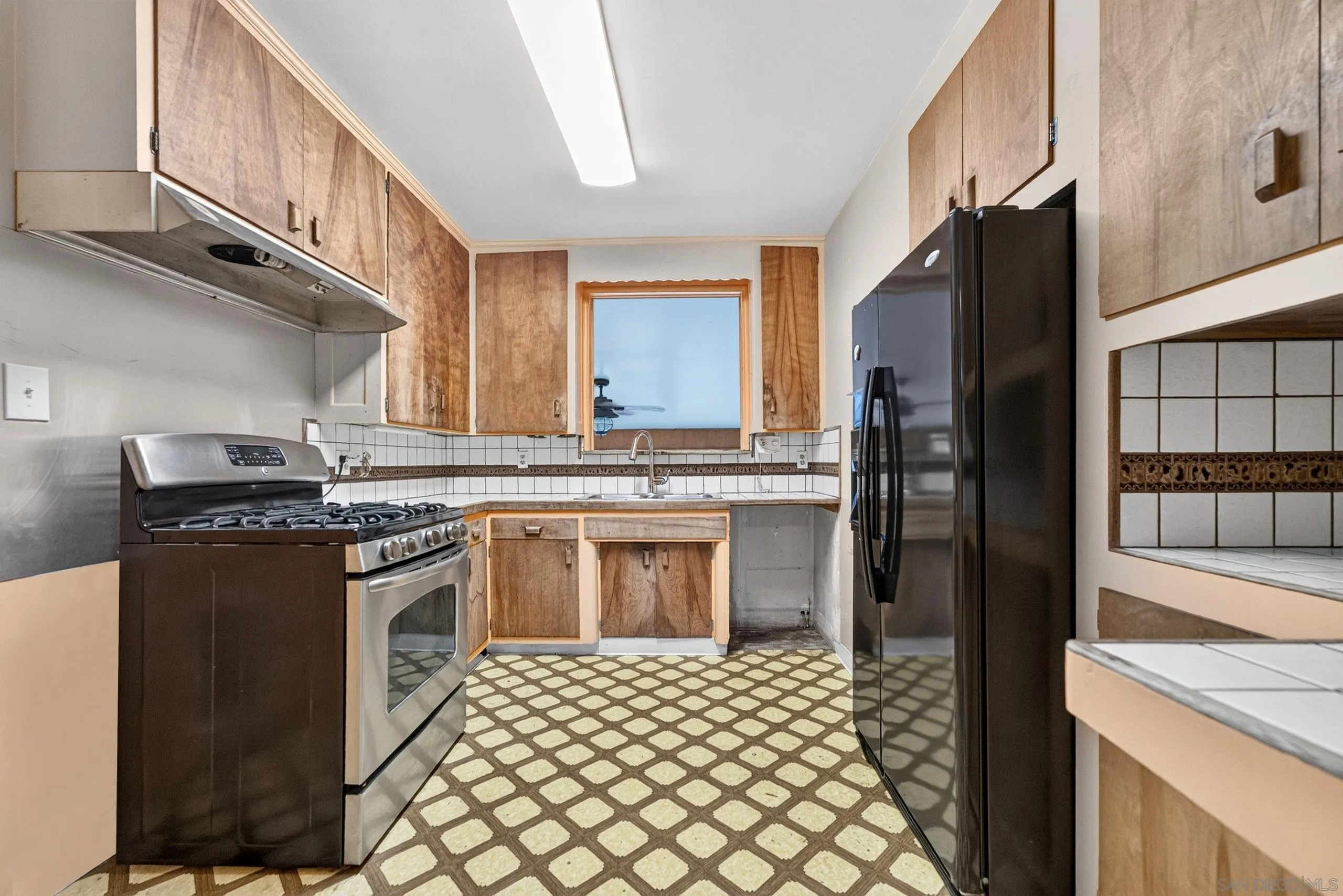 https://cdn.realtyfeed.com/cdn/127/260022049/f1282da434068b58cb44014e761e37d3.webp