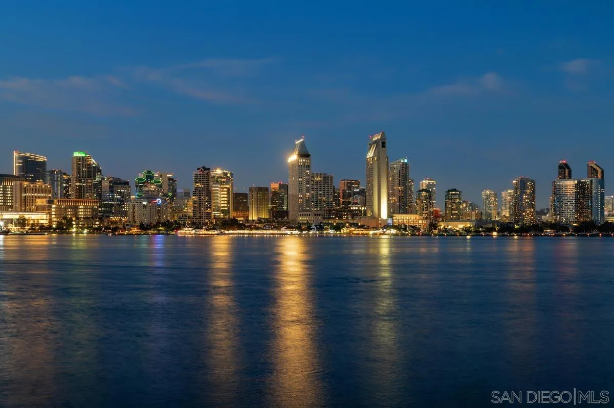 https://cdn.realtyfeed.com/cdn/127/260022064/4fb6553d6712008c91008115149d23a6.webp