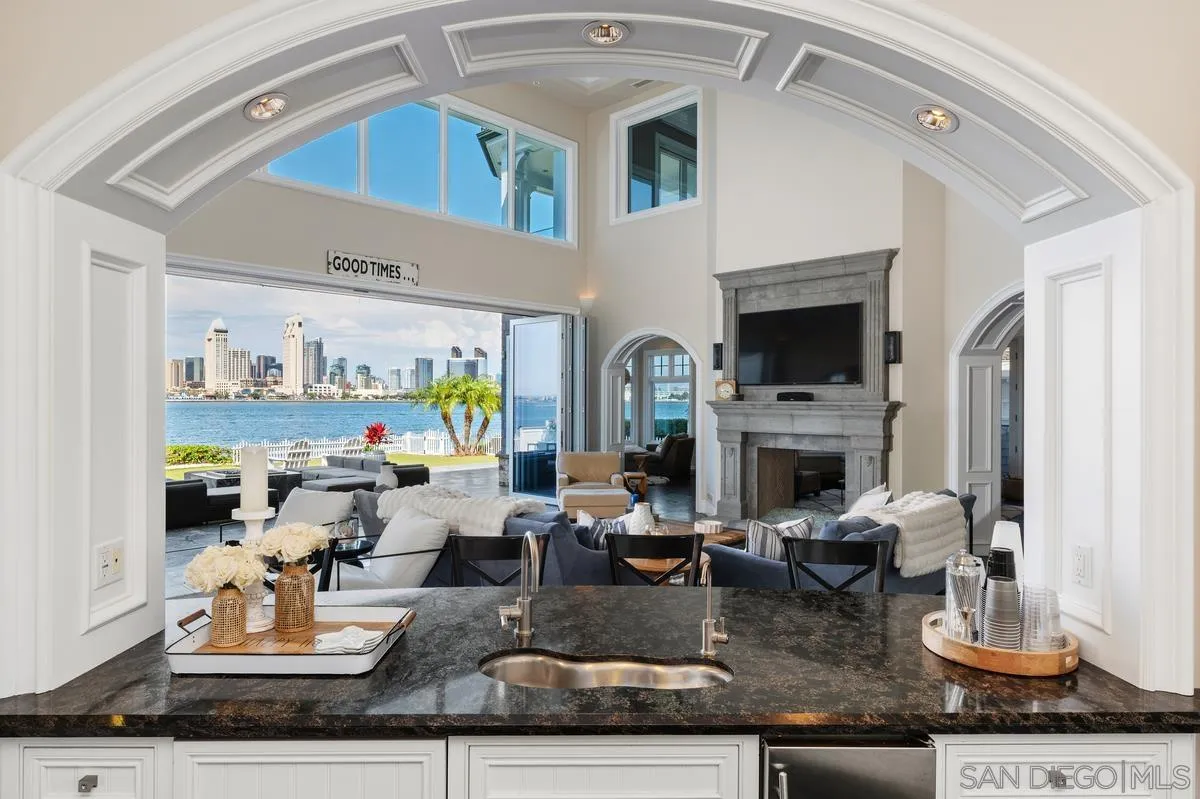 https://cdn.realtyfeed.com/cdn/127/260022064/7d2344d7a0b2d1937faff7c7f90fb39d.webp